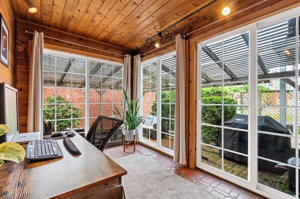 1958 Blvd, Columbus OH 43212-1149 exterior