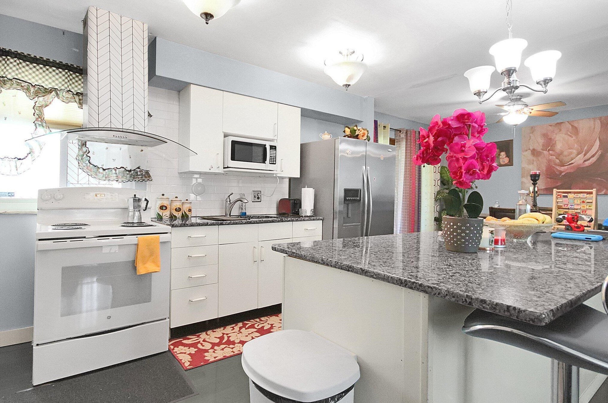 4203 Seigman Ave, Columbus OH 43213-2326 exterior