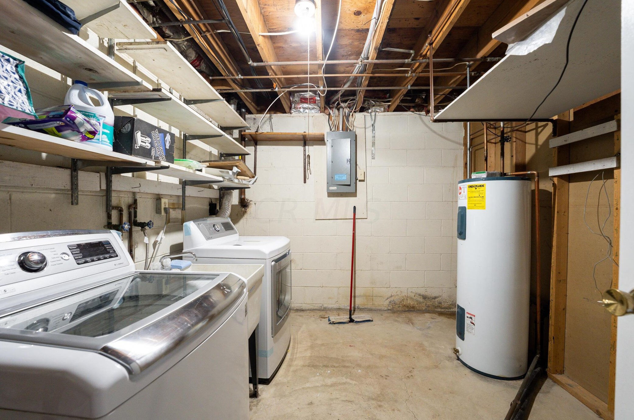 3294 Valley Ln, Columbus OH  43231-3117 exterior