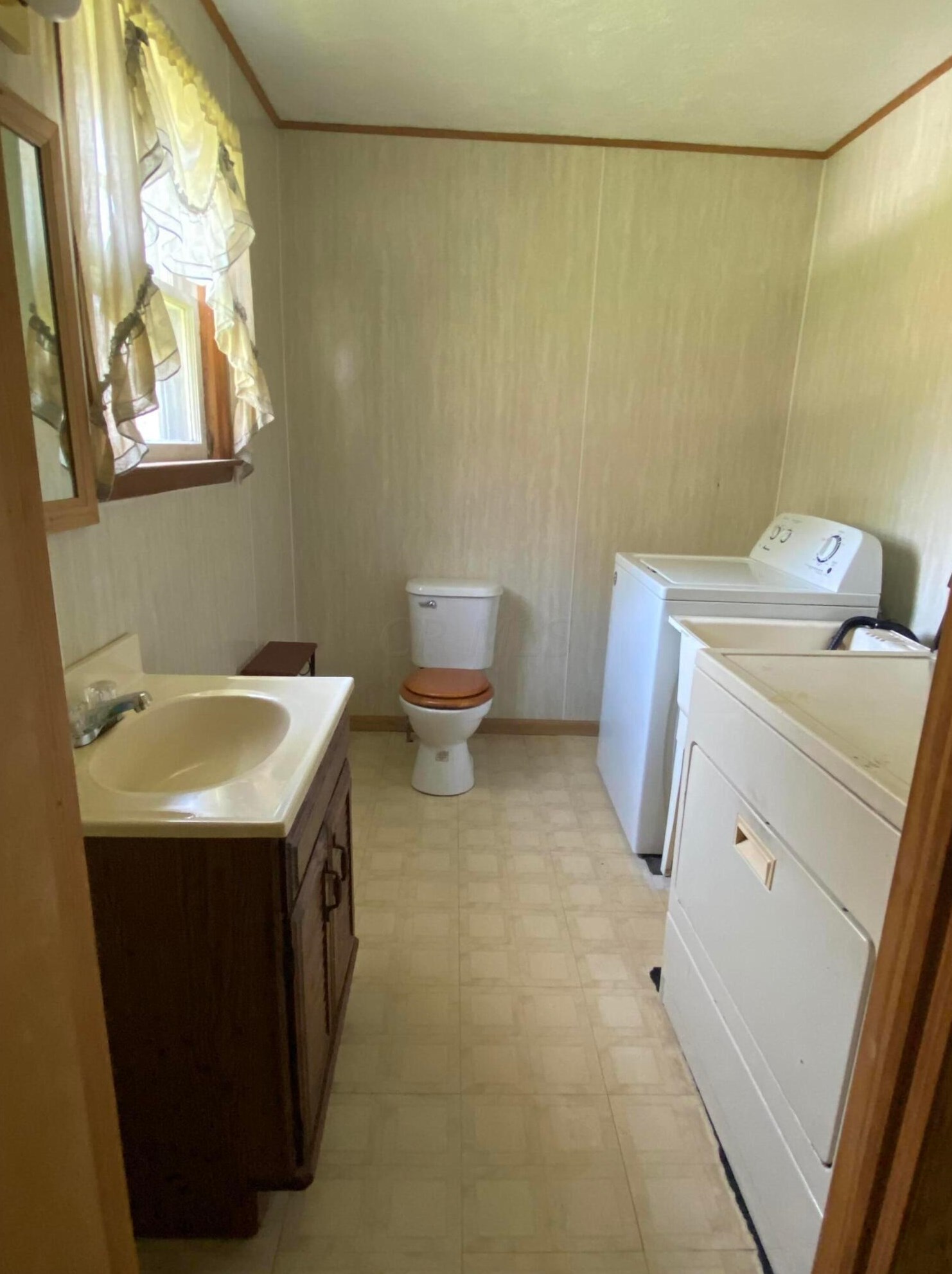 855 Mcgrery Rd, Lancaster OH 43130-9650 exterior