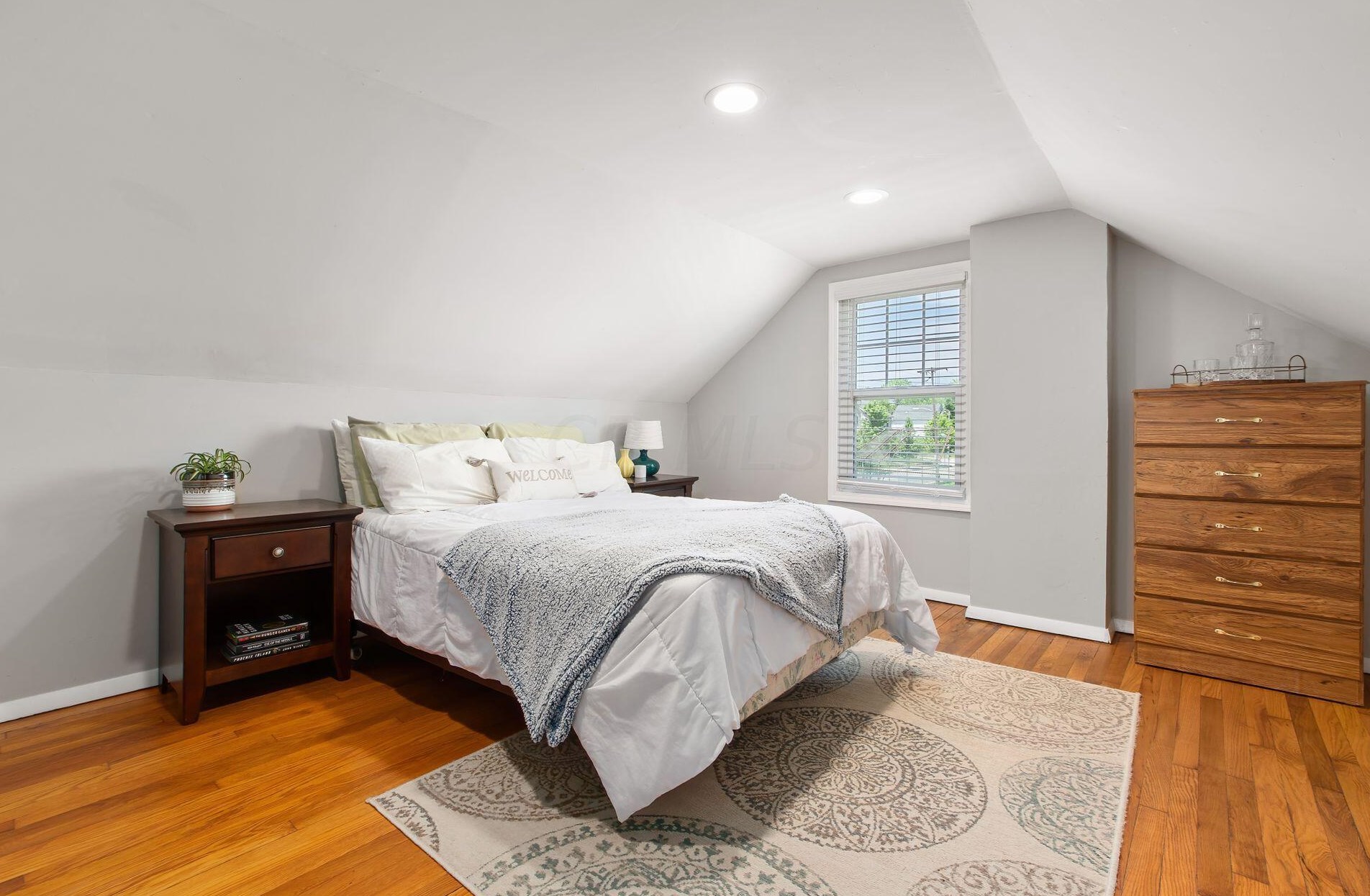 384 Taylor Ave, Columbus OH 43203-1757 exterior