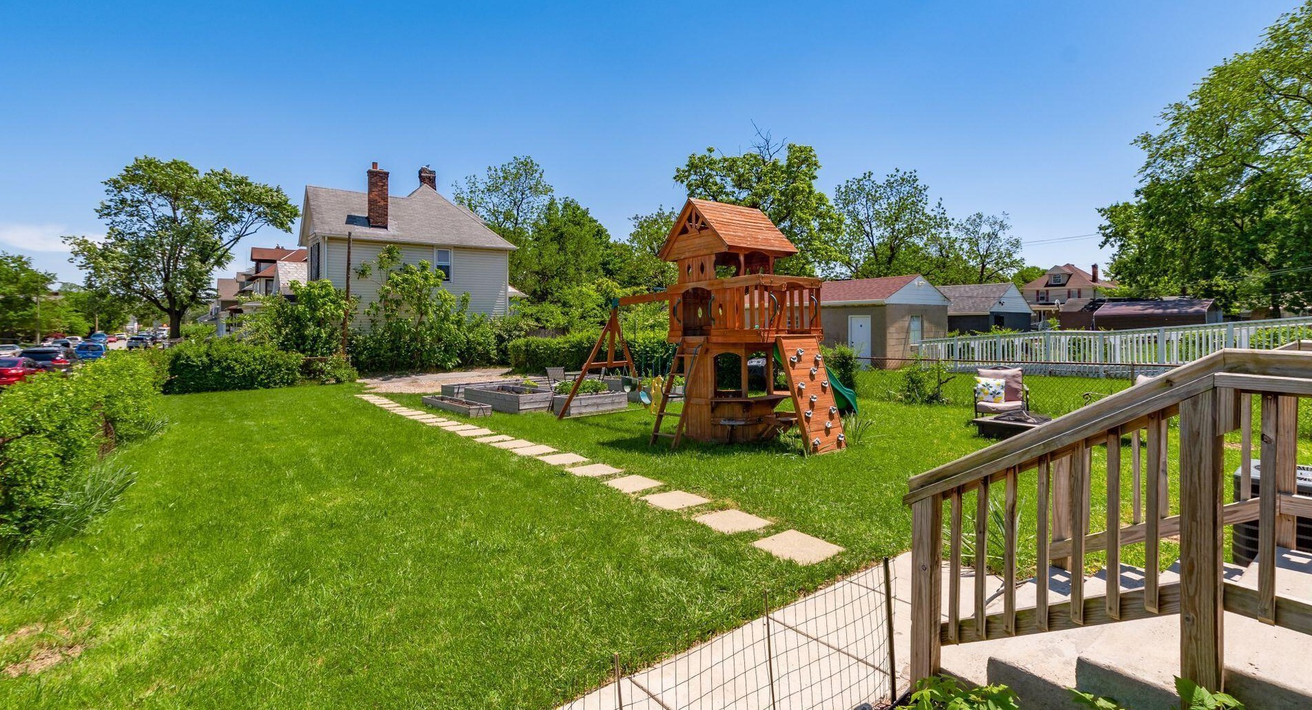 384 Taylor Ave, Columbus OH 43203-1757 exterior