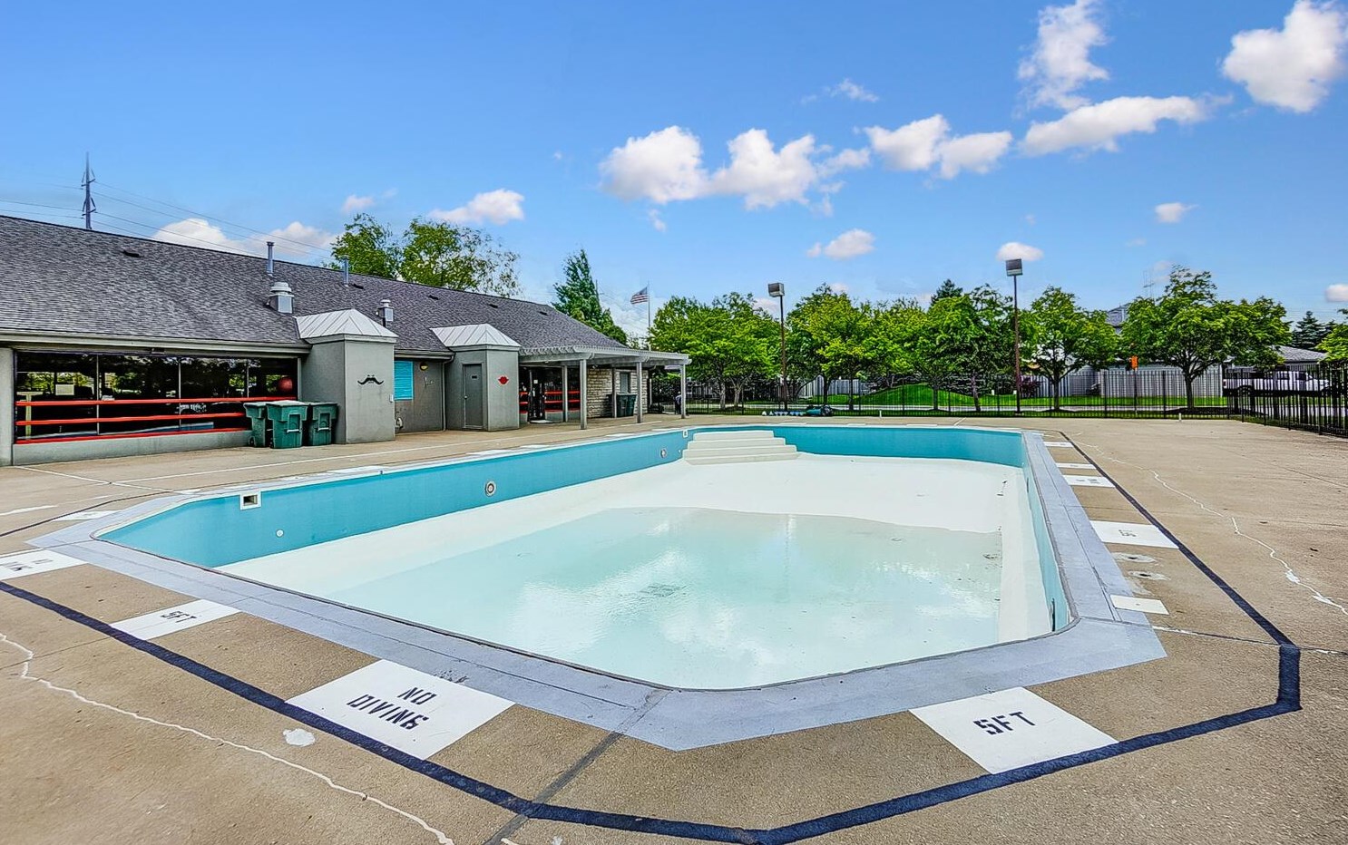 4017 Meadowleigh Way, Columbus OH  exterior