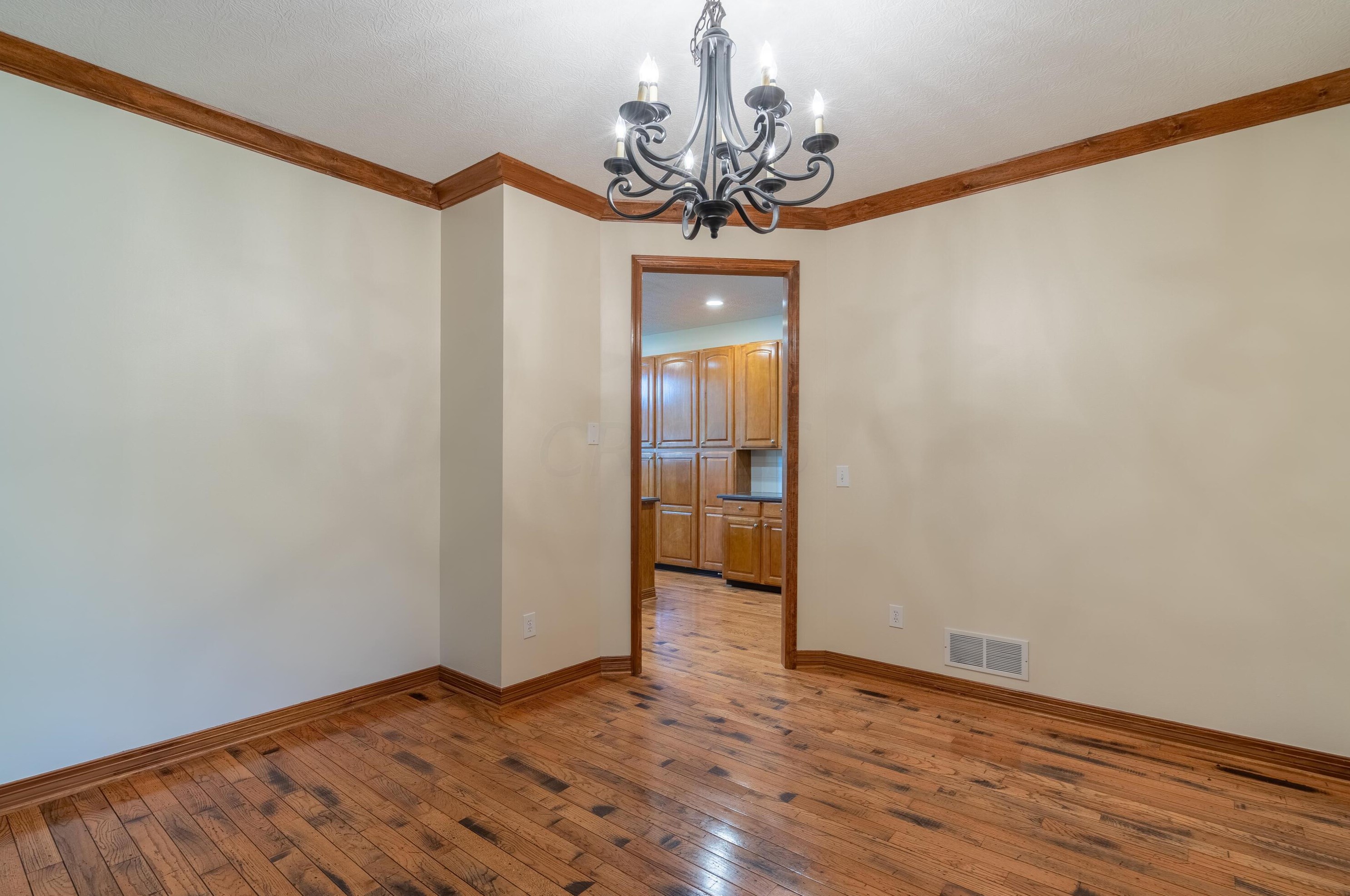 4697 Nadine Park Dr, Hilliard OH 43026-6080 exterior