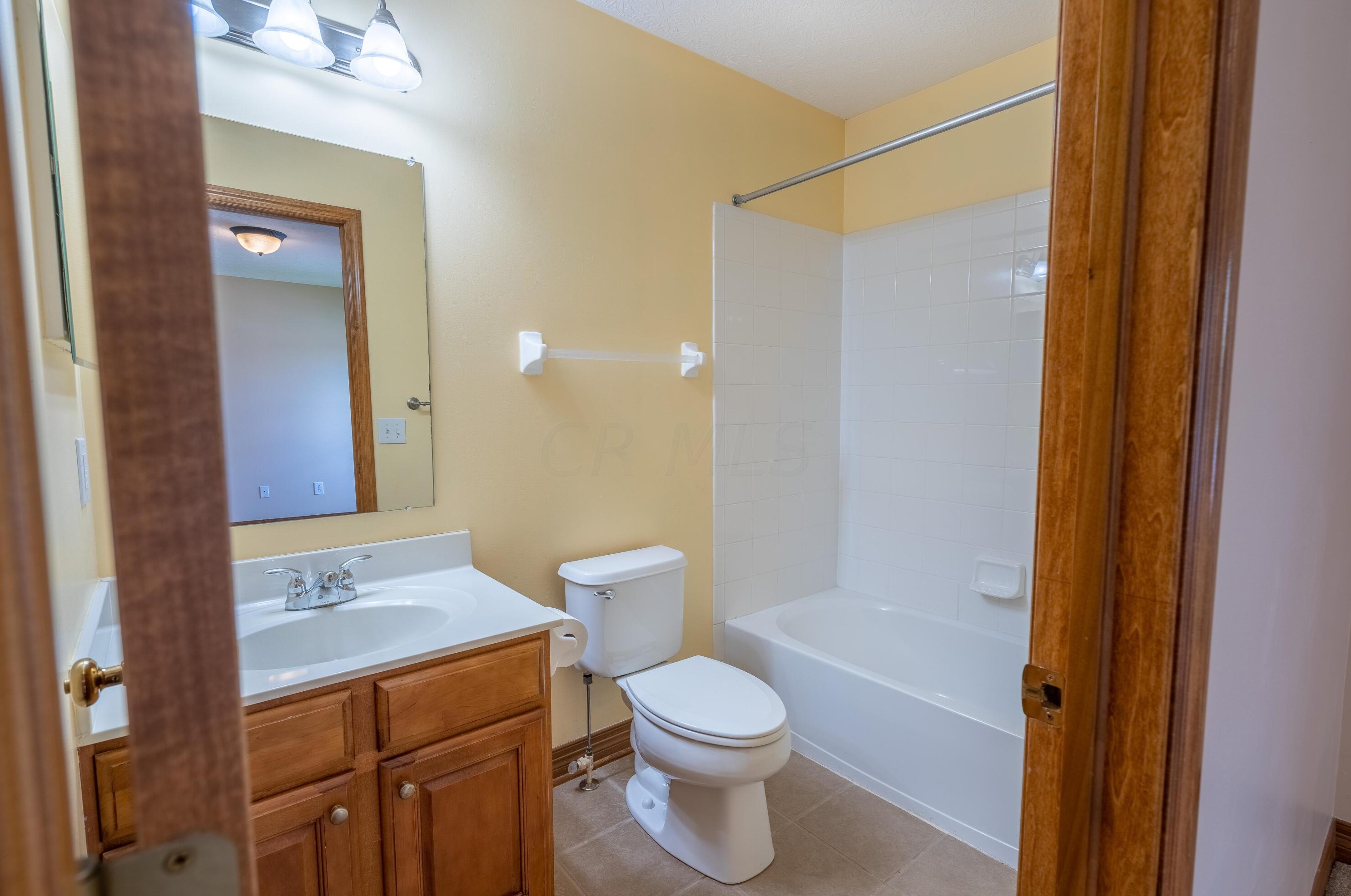 4697 Nadine Park Dr, Hilliard OH 43026-6080 exterior