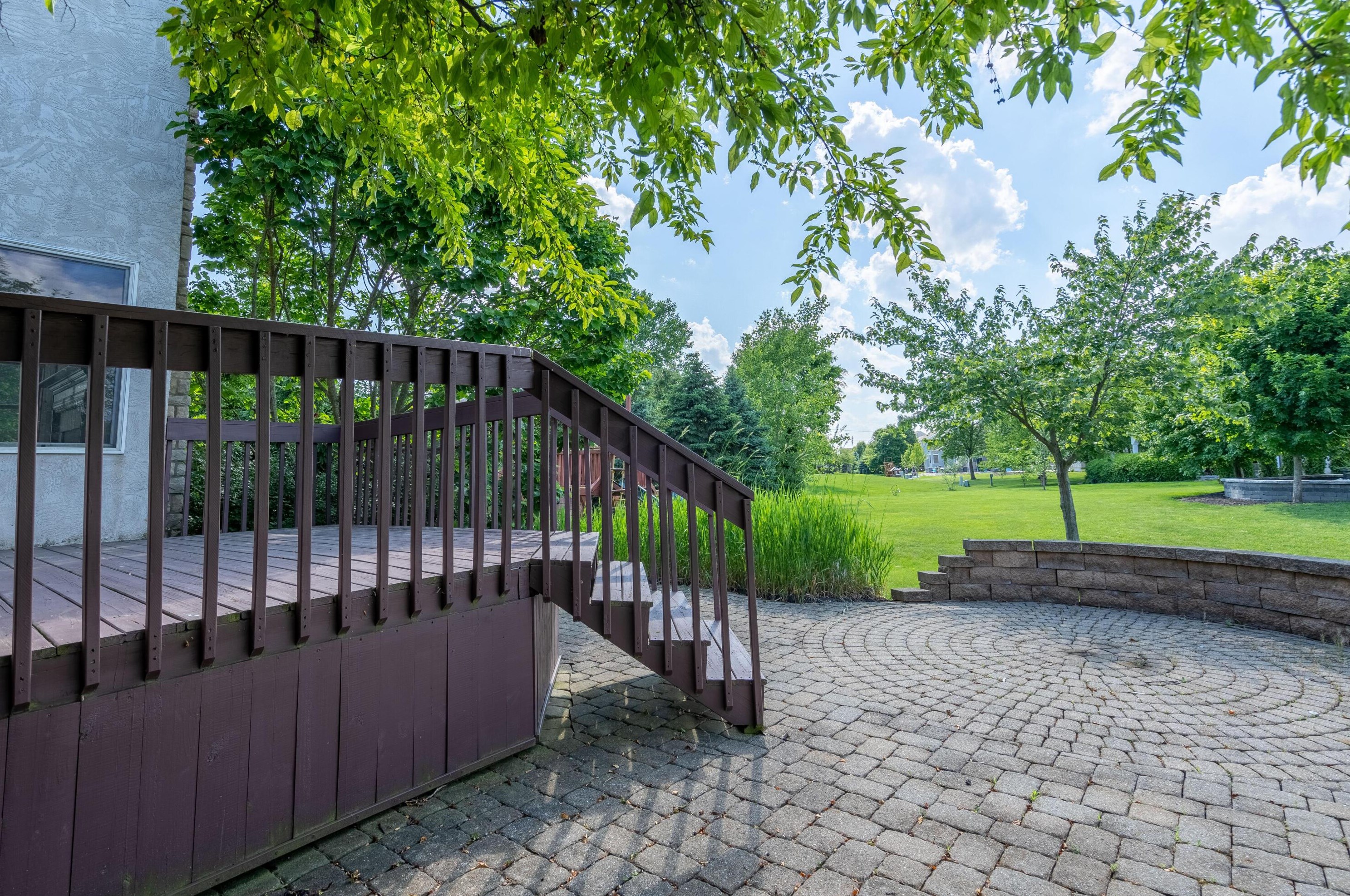 4697 Nadine Park Dr, Hilliard OH 43026-6080 exterior