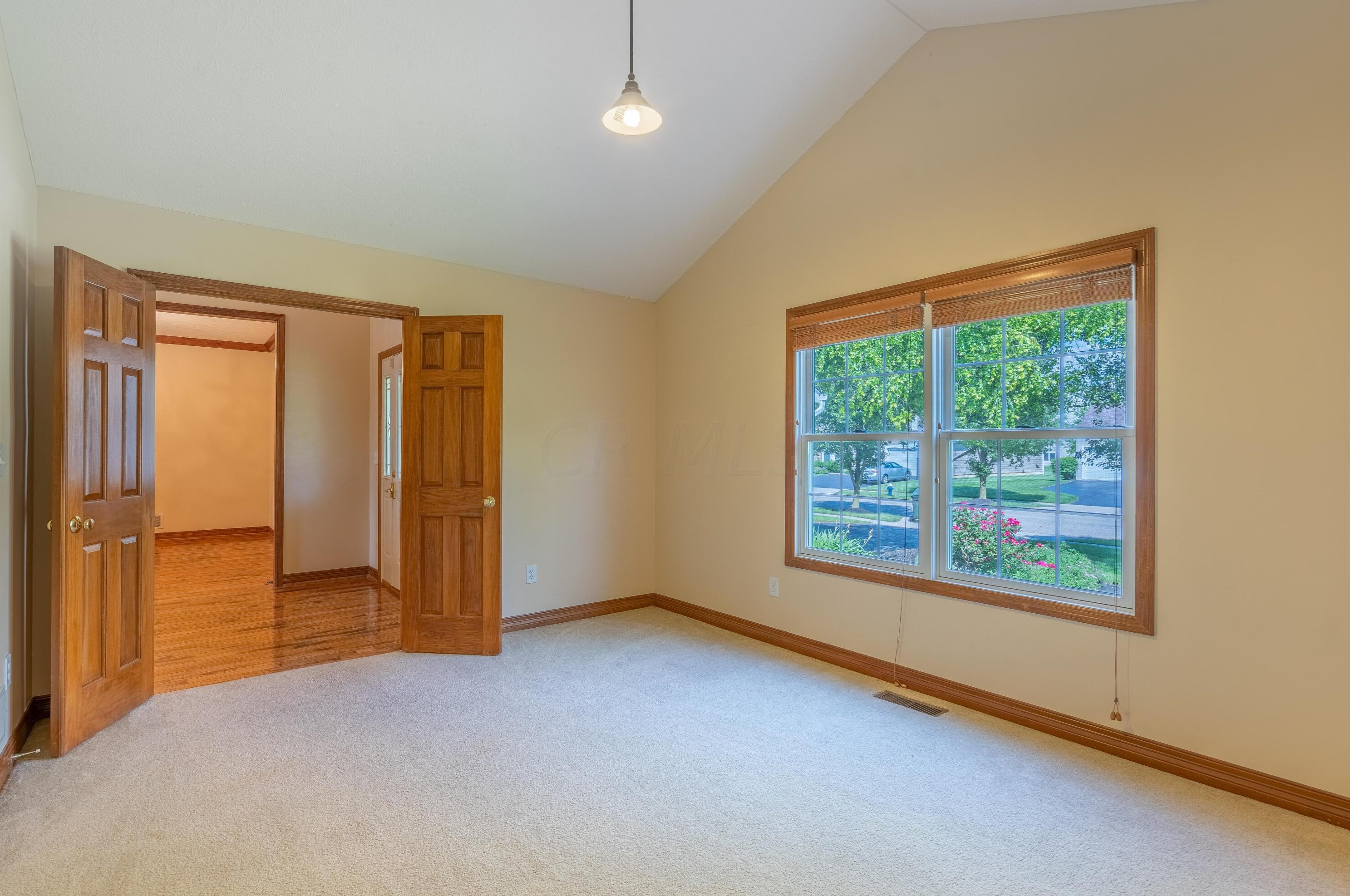 4697 Nadine Park Dr, Hilliard OH 43026-6080 exterior