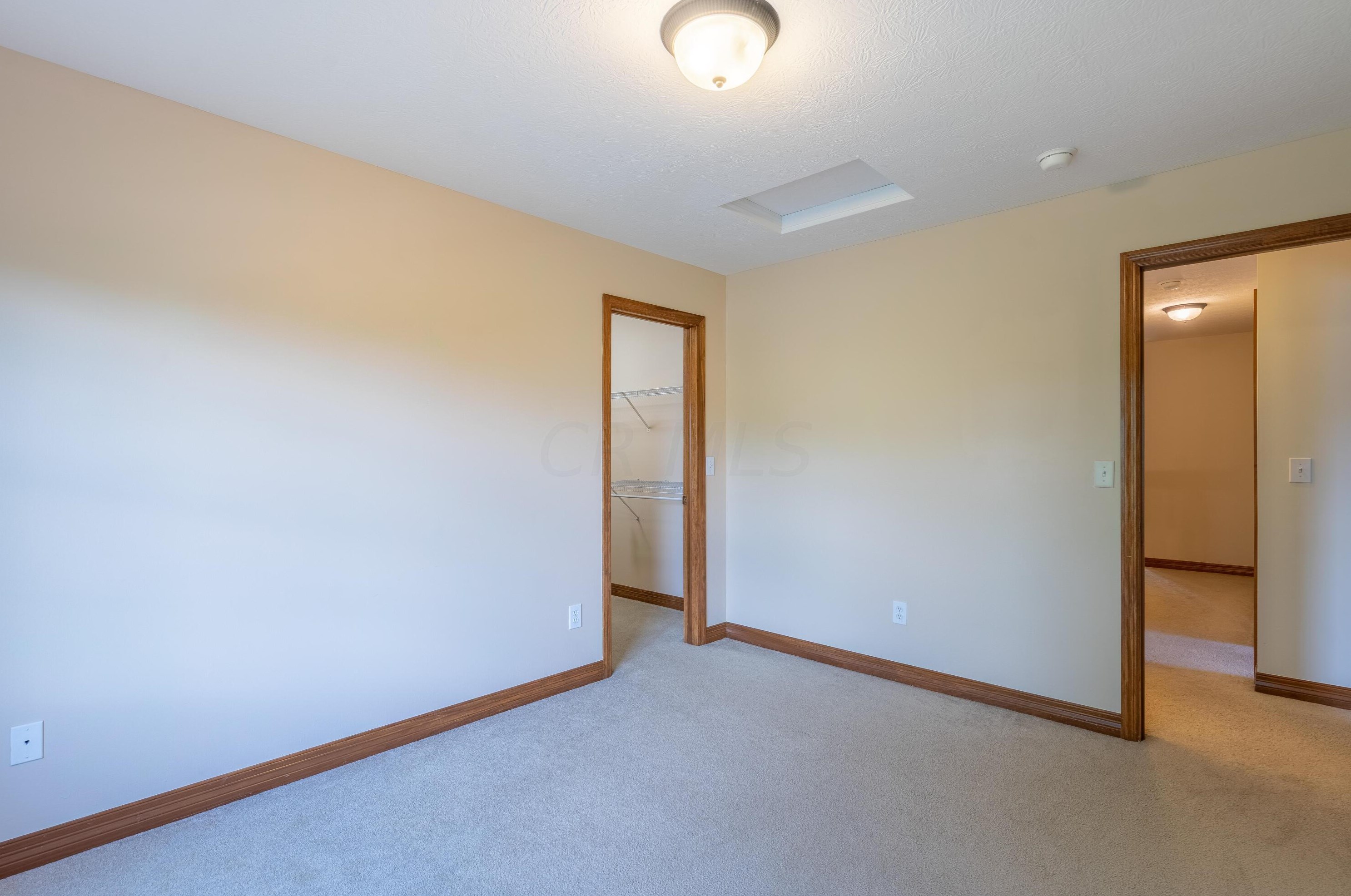 4697 Nadine Park Dr, Hilliard OH 43026-6080 exterior