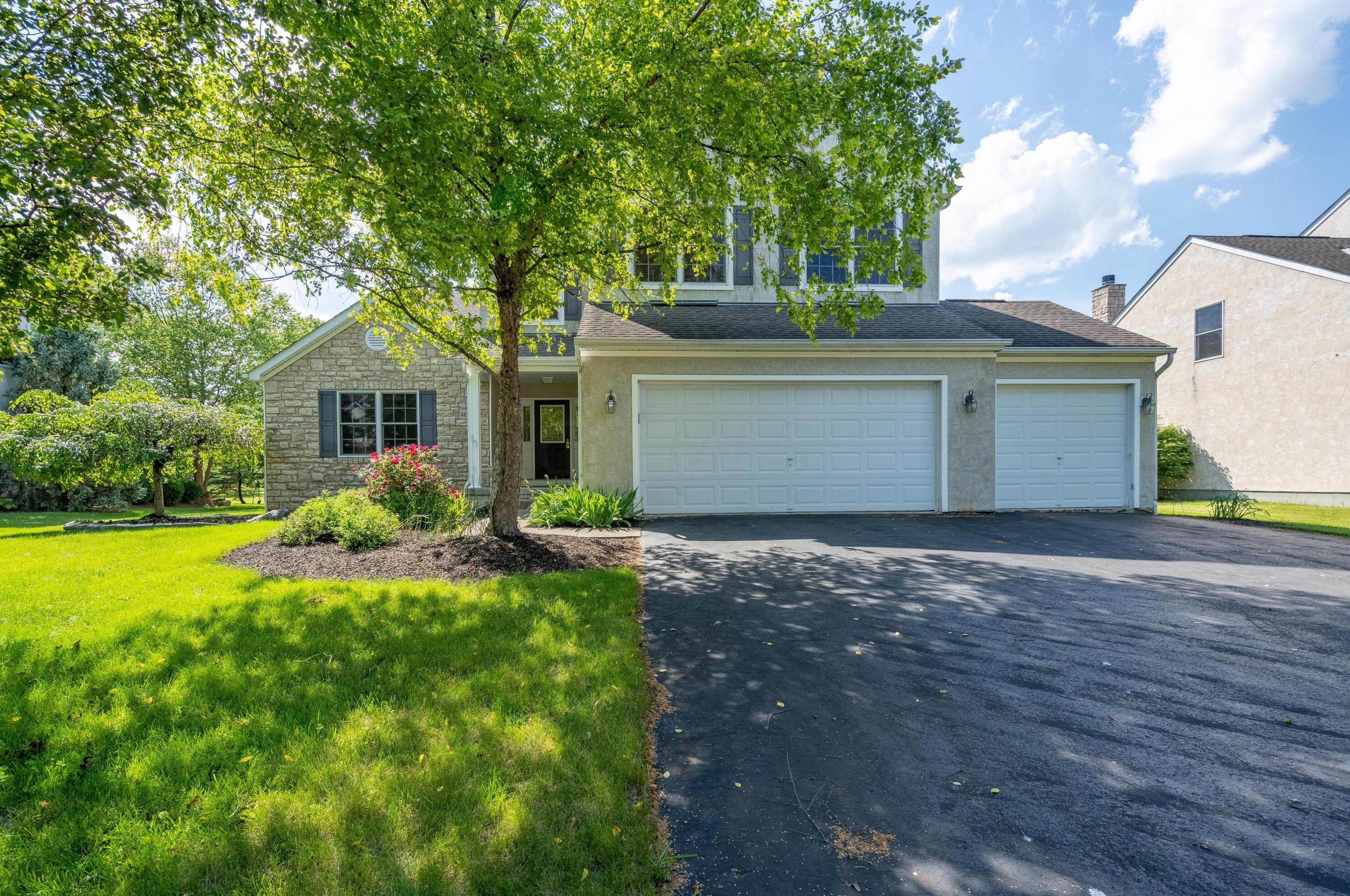 4697 Nadine Park Dr, Hilliard OH 43026-6080 exterior