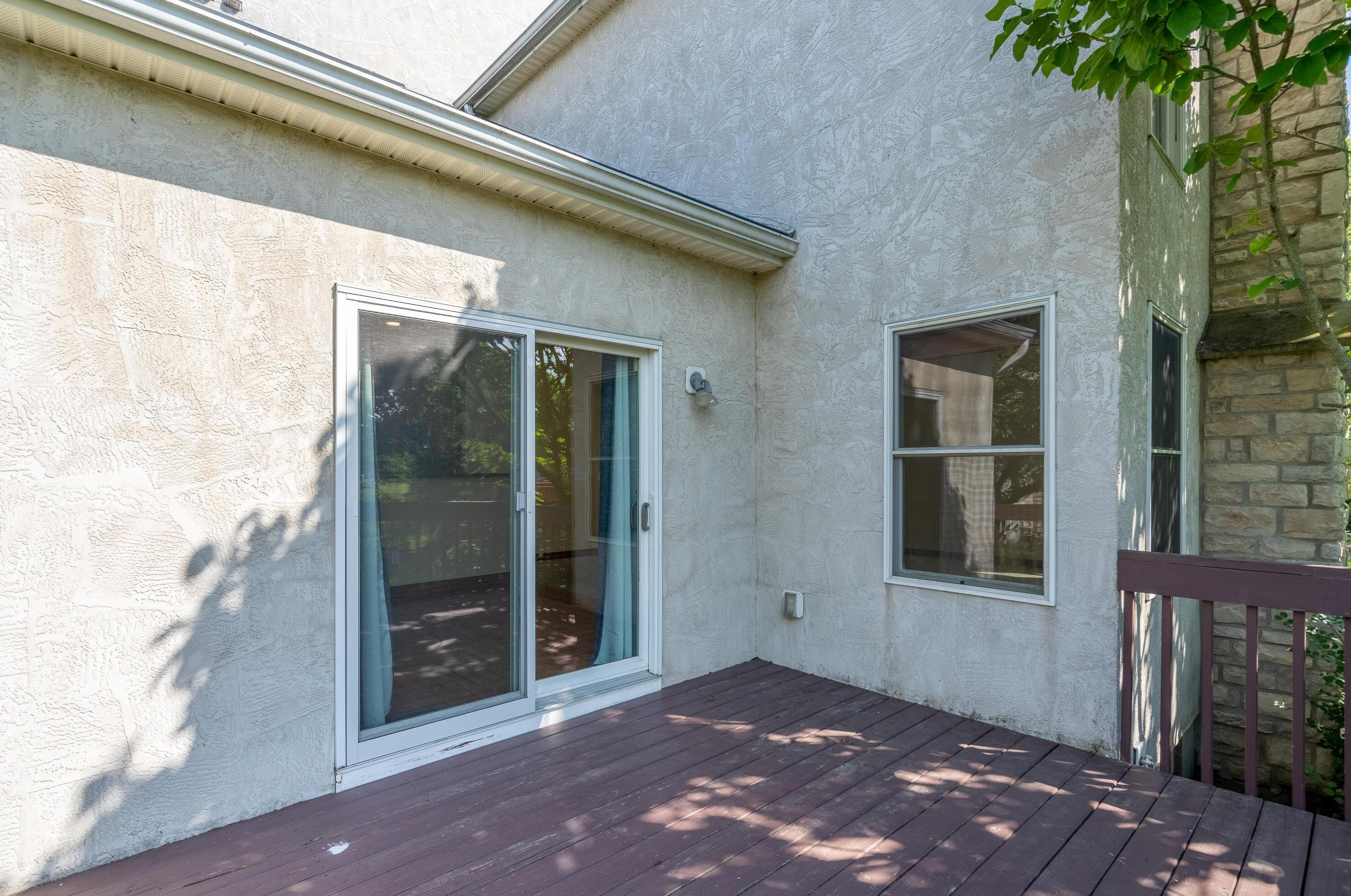 4697 Nadine Park Dr, Hilliard OH 43026-6080 exterior