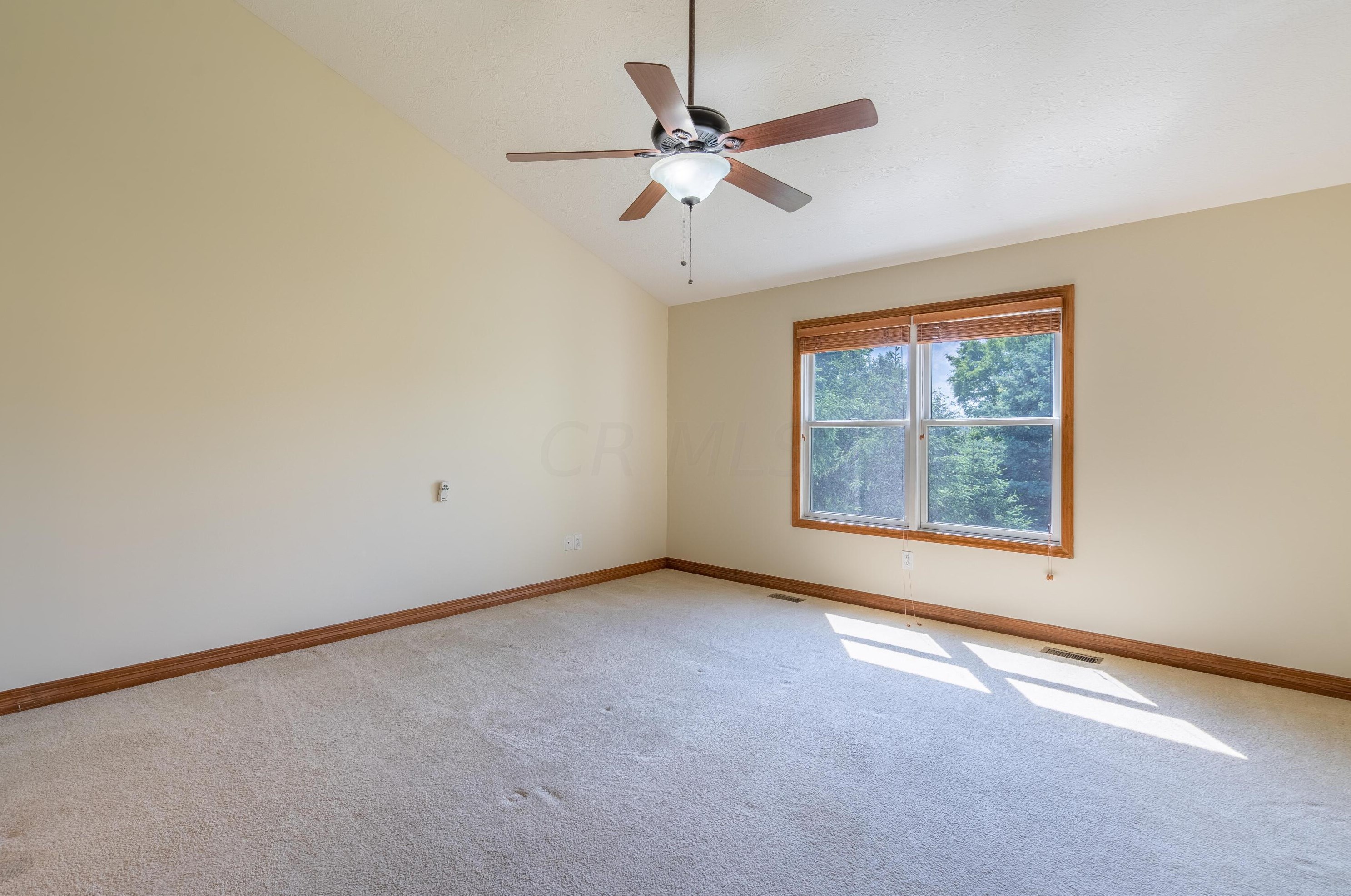 4697 Nadine Park Dr, Hilliard OH 43026-6080 exterior