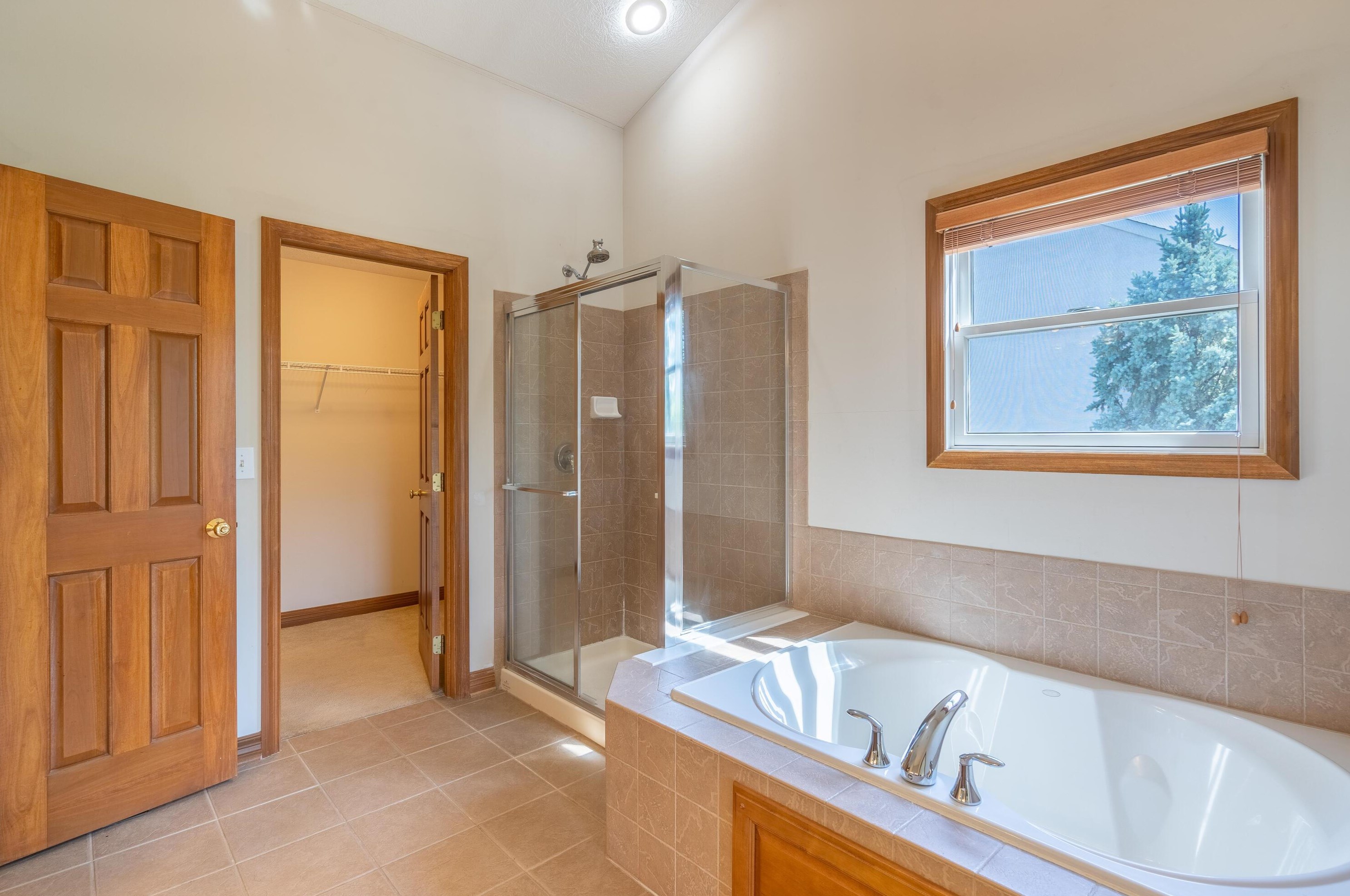 4697 Nadine Park Dr, Hilliard OH 43026-6080 exterior