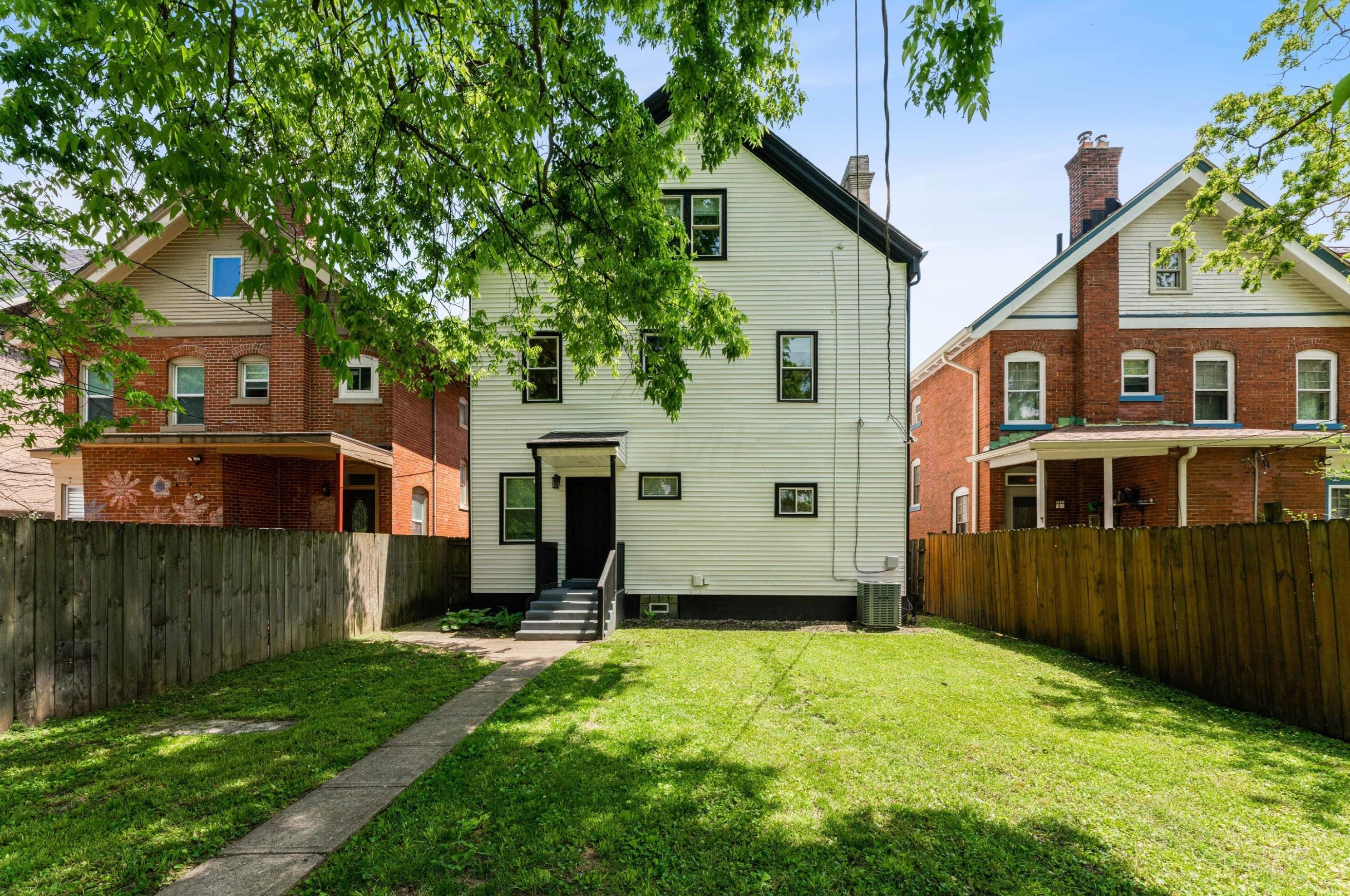 337 Linwood Ave, Columbus OH 43207-1430 exterior