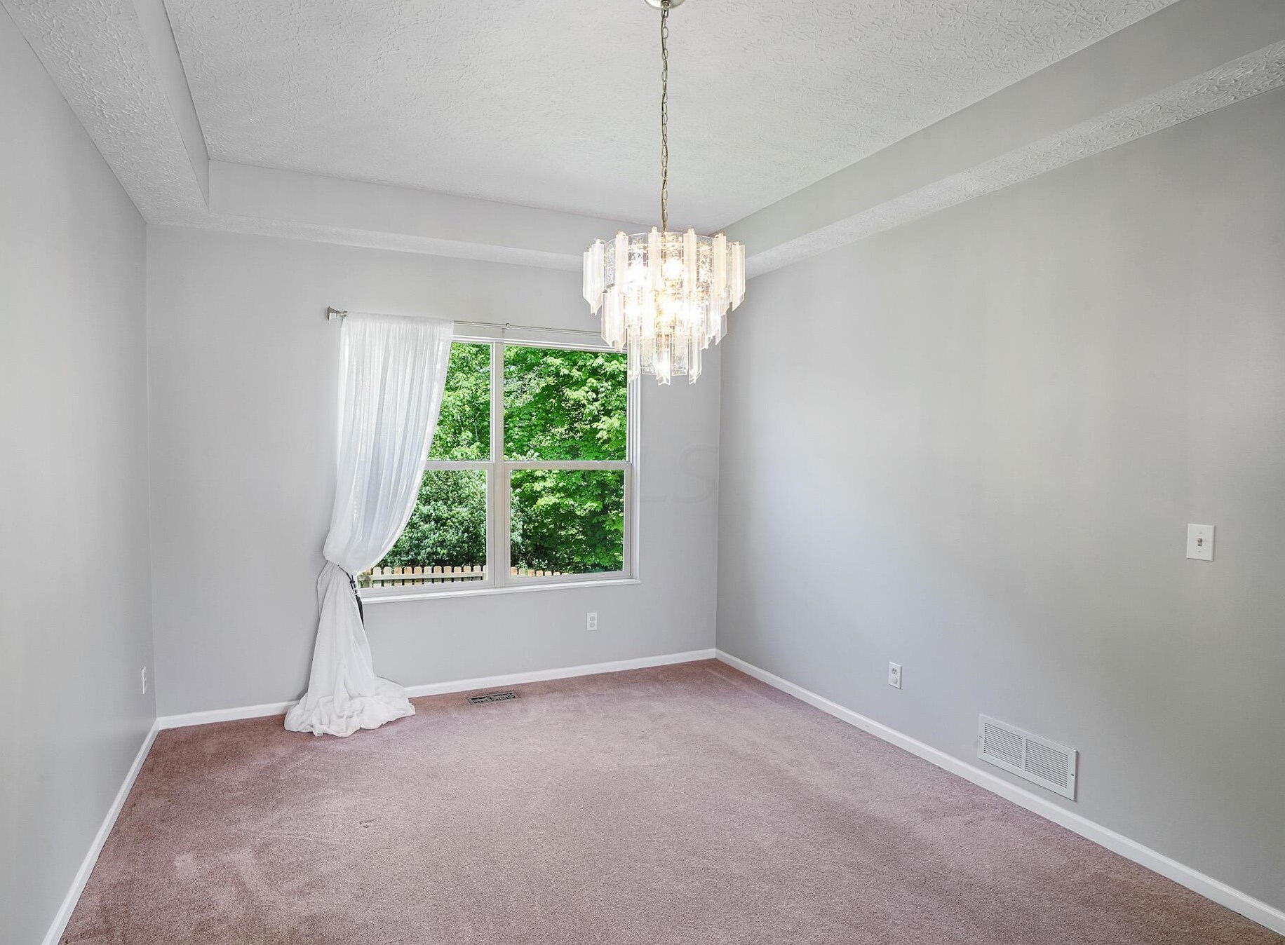 216 Ashley Ct, Columbus OH 43230-6250 exterior