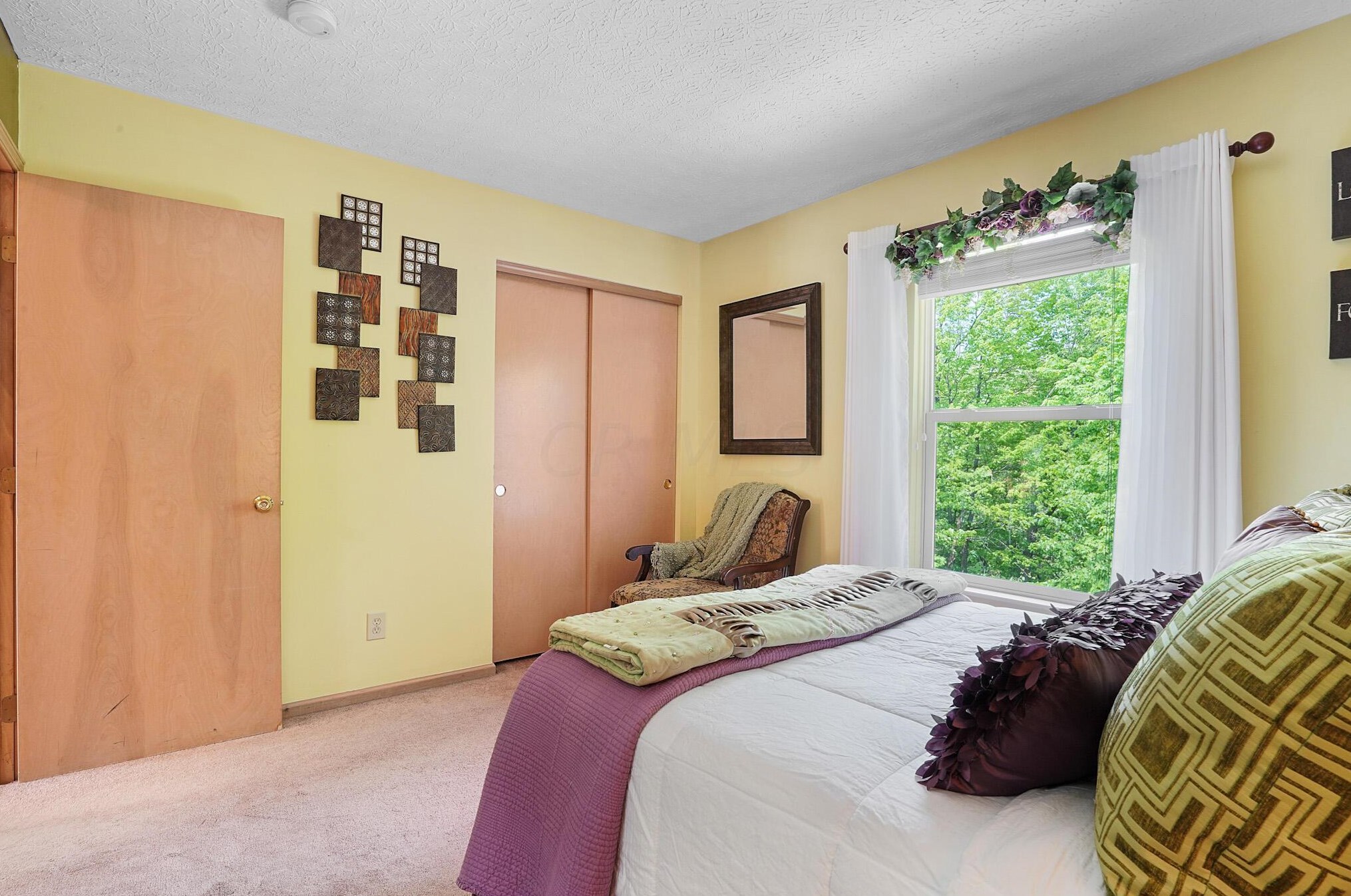 216 Ashley Ct, Columbus OH 43230-6250 exterior