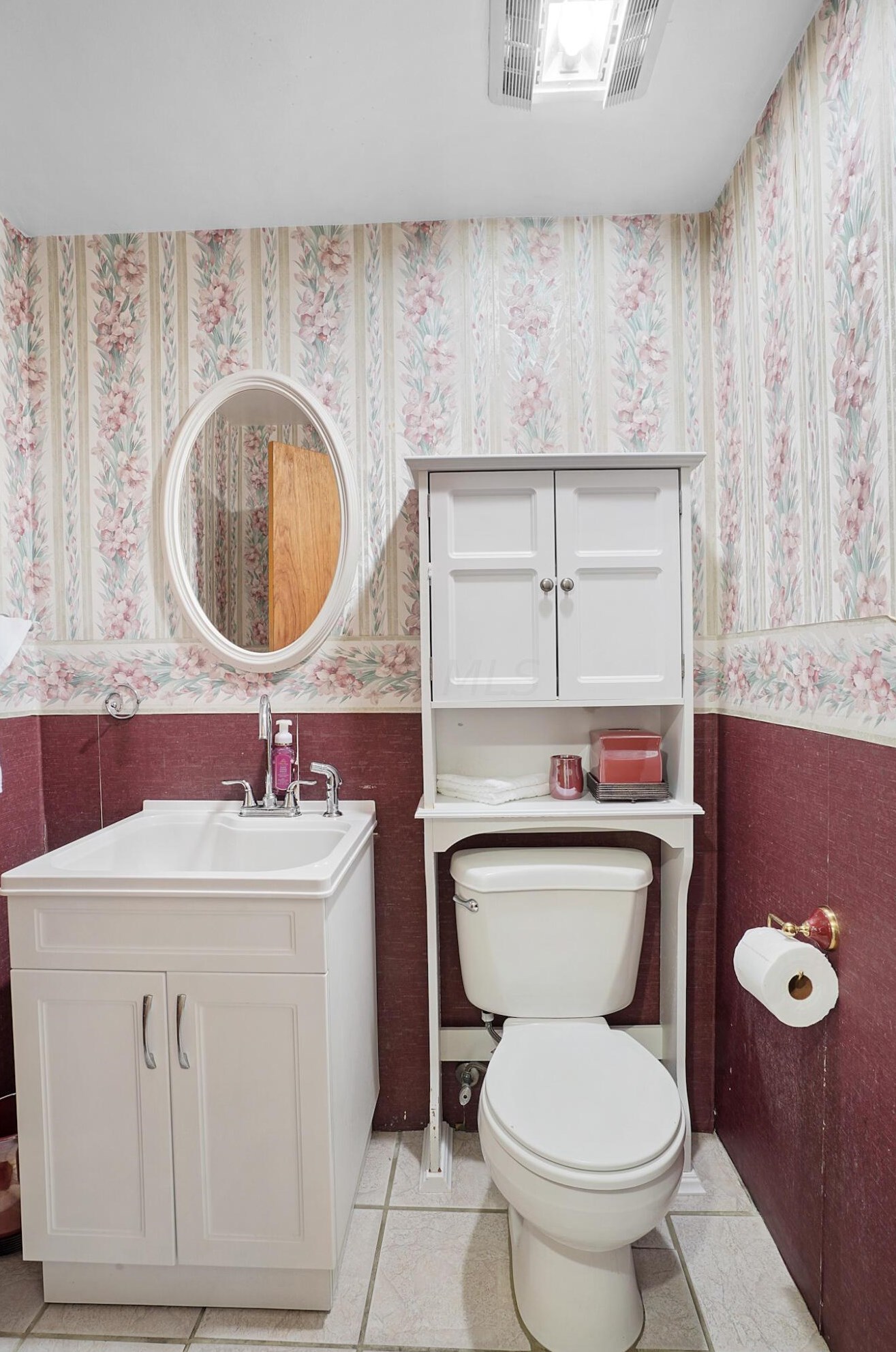 216 Ashley Ct, Columbus OH 43230-6250 exterior