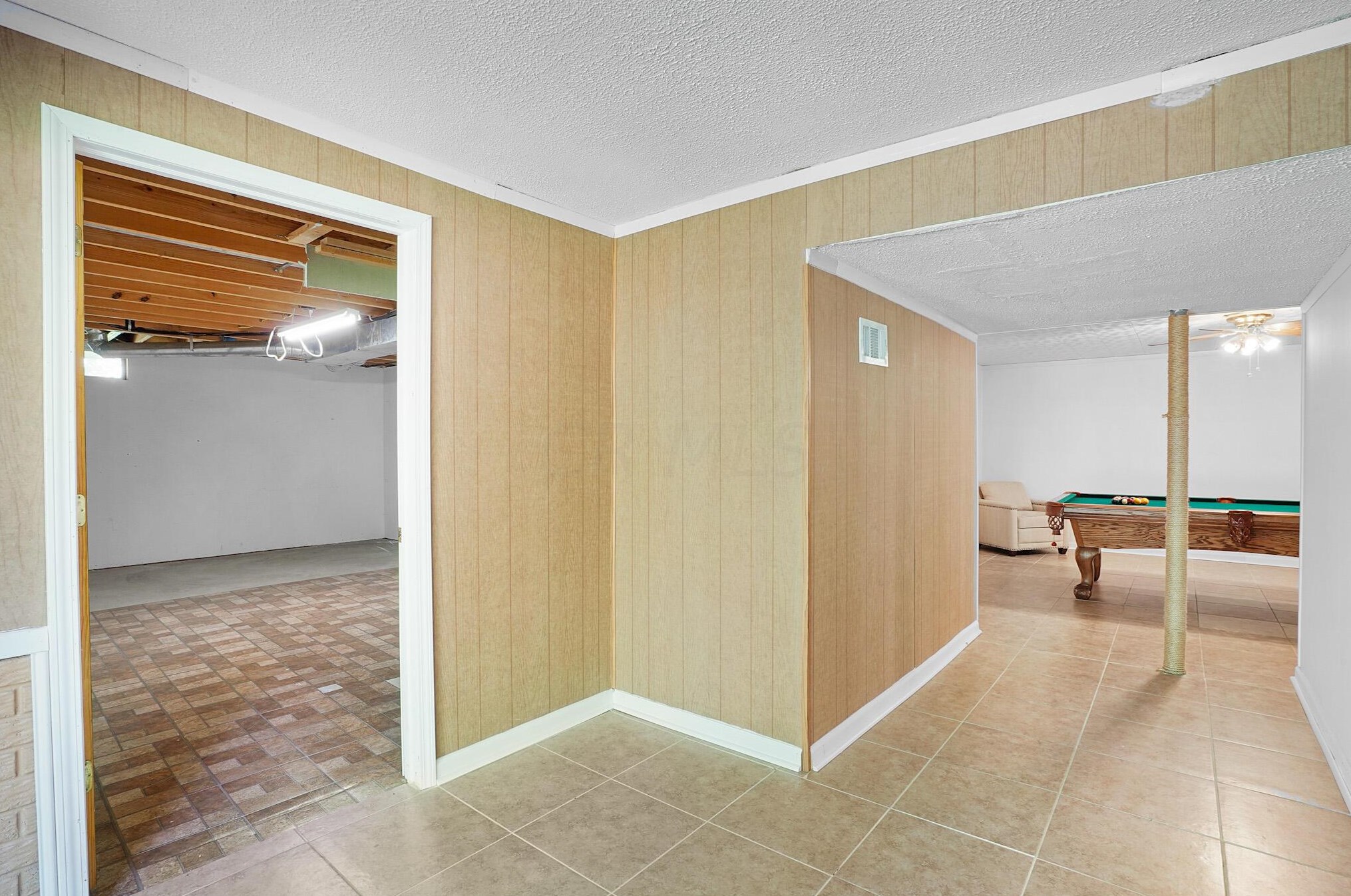 216 Ashley Ct, Columbus OH 43230-6250 exterior