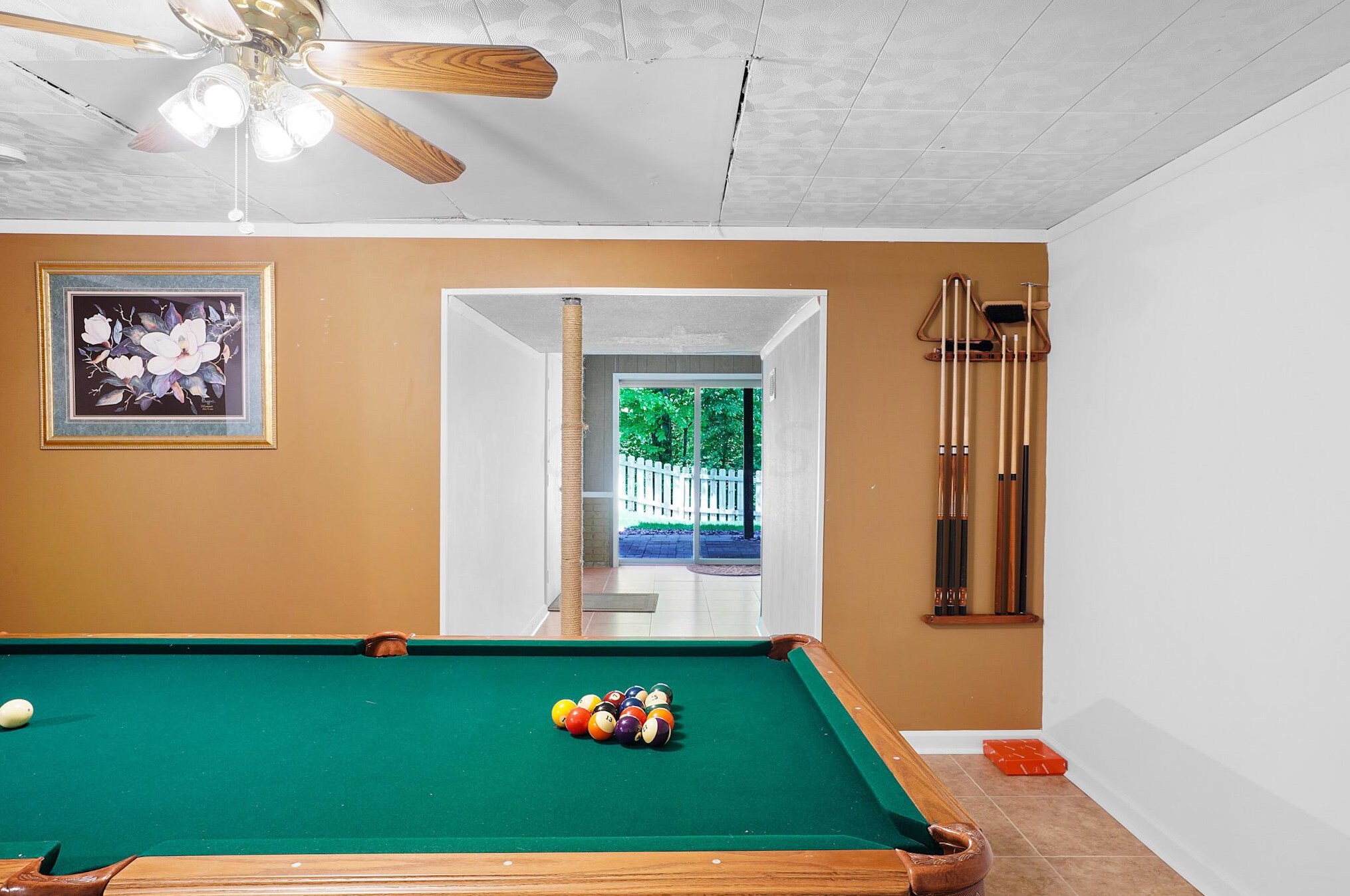 216 Ashley Ct, Columbus OH 43230-6250 exterior