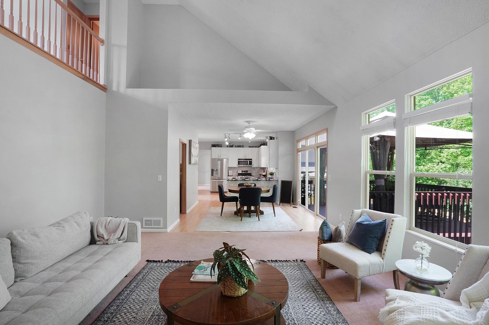 216 Ashley Ct, Columbus OH 43230-6250 exterior