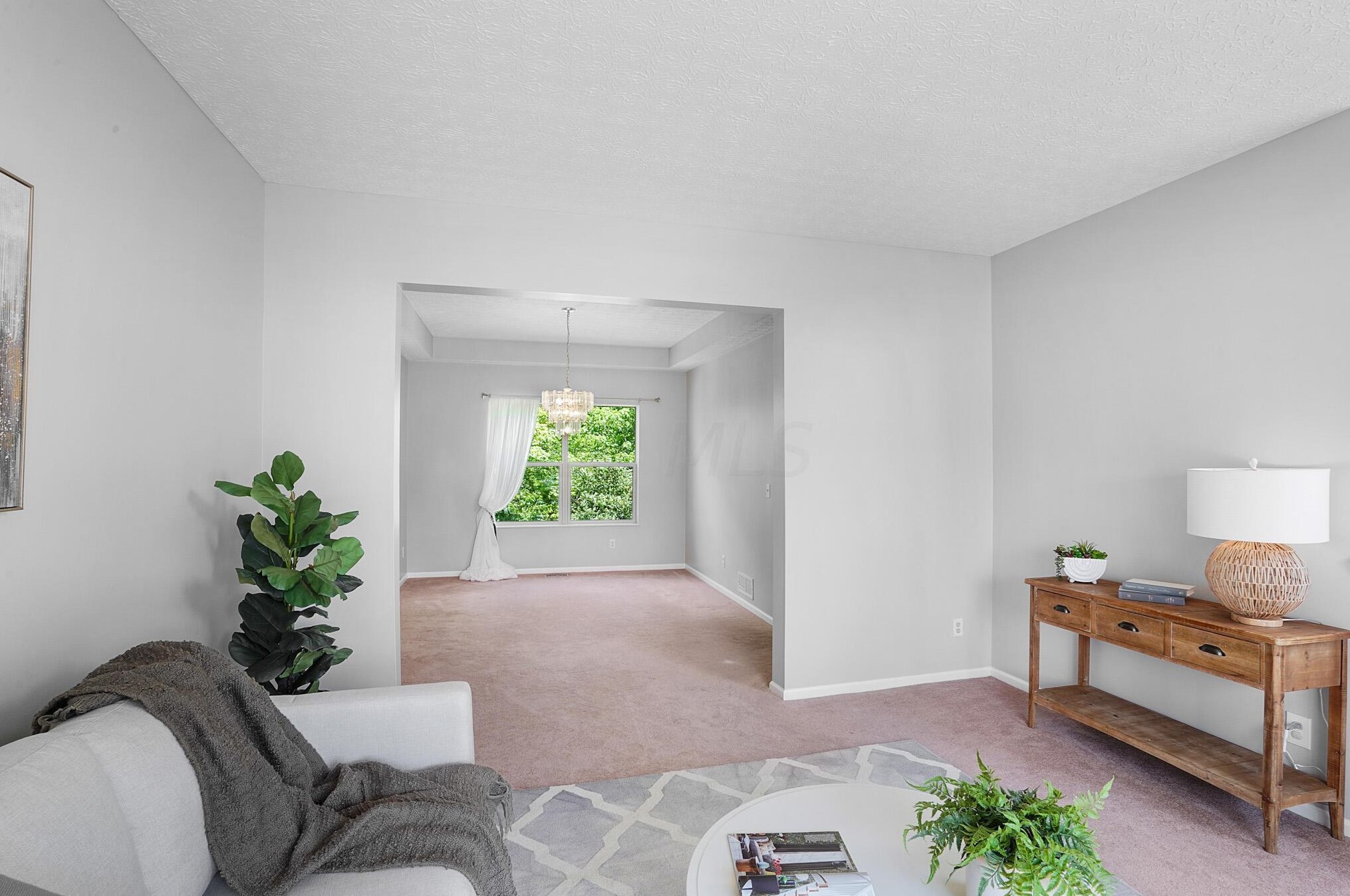 216 Ashley Ct, Columbus OH 43230-6250 exterior