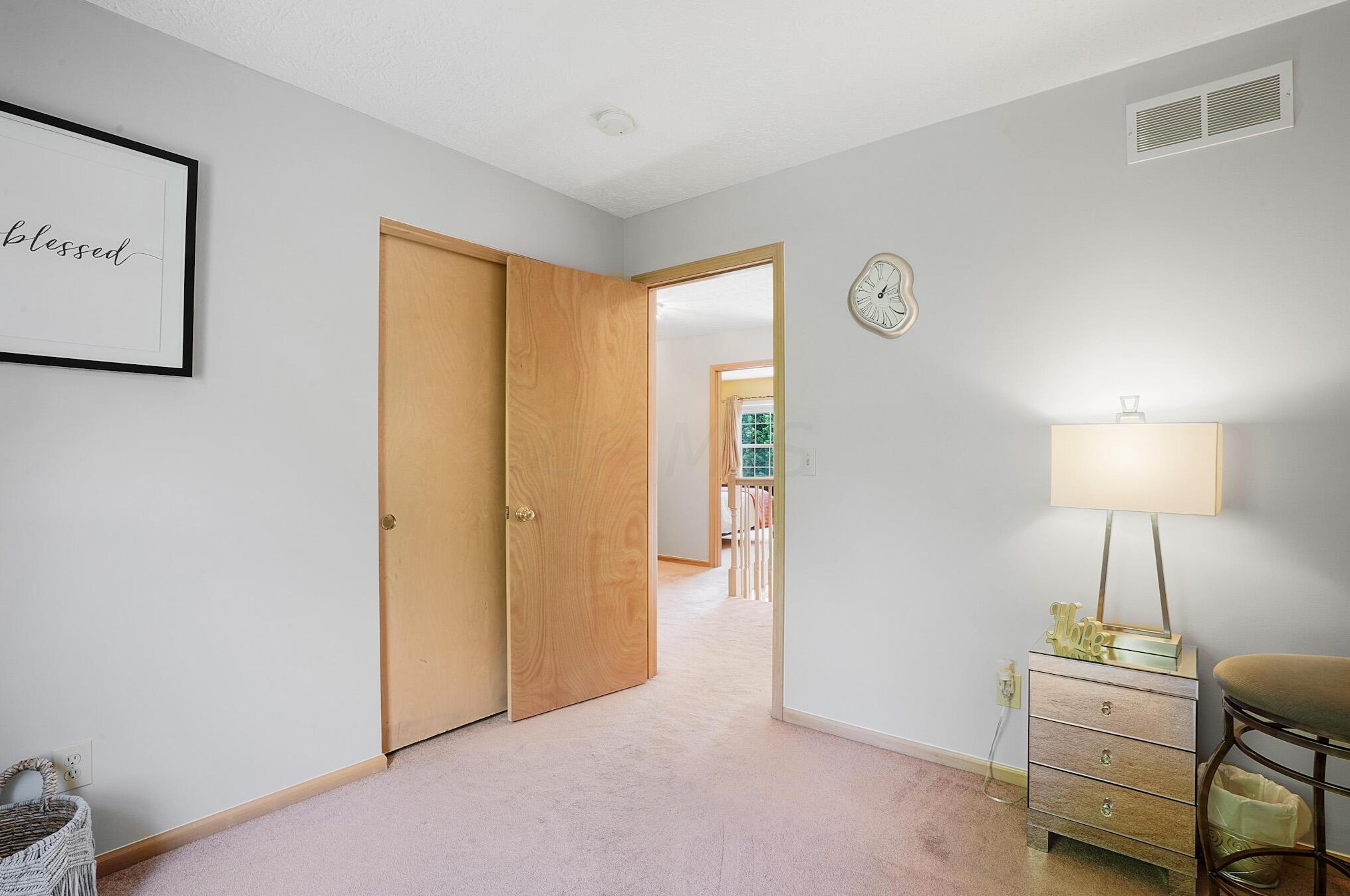 216 Ashley Ct, Columbus OH 43230-6250 exterior