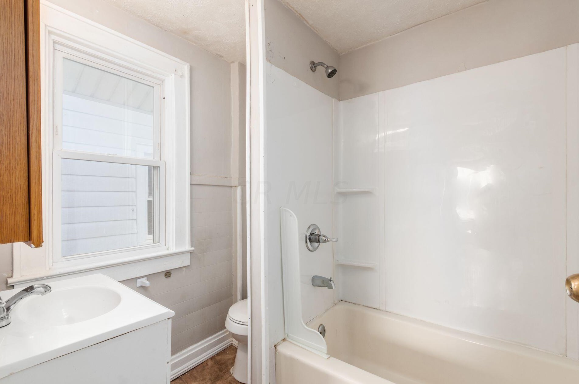 1310 20 Ave, Columbus OH 43201-1723 exterior