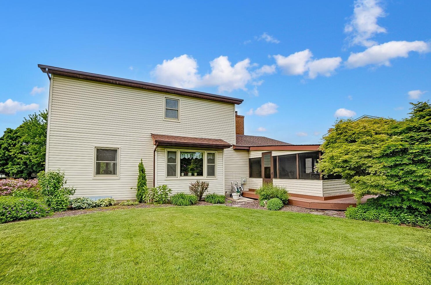 6359 Youngland Dr, Columbus OH 43228-9478 exterior