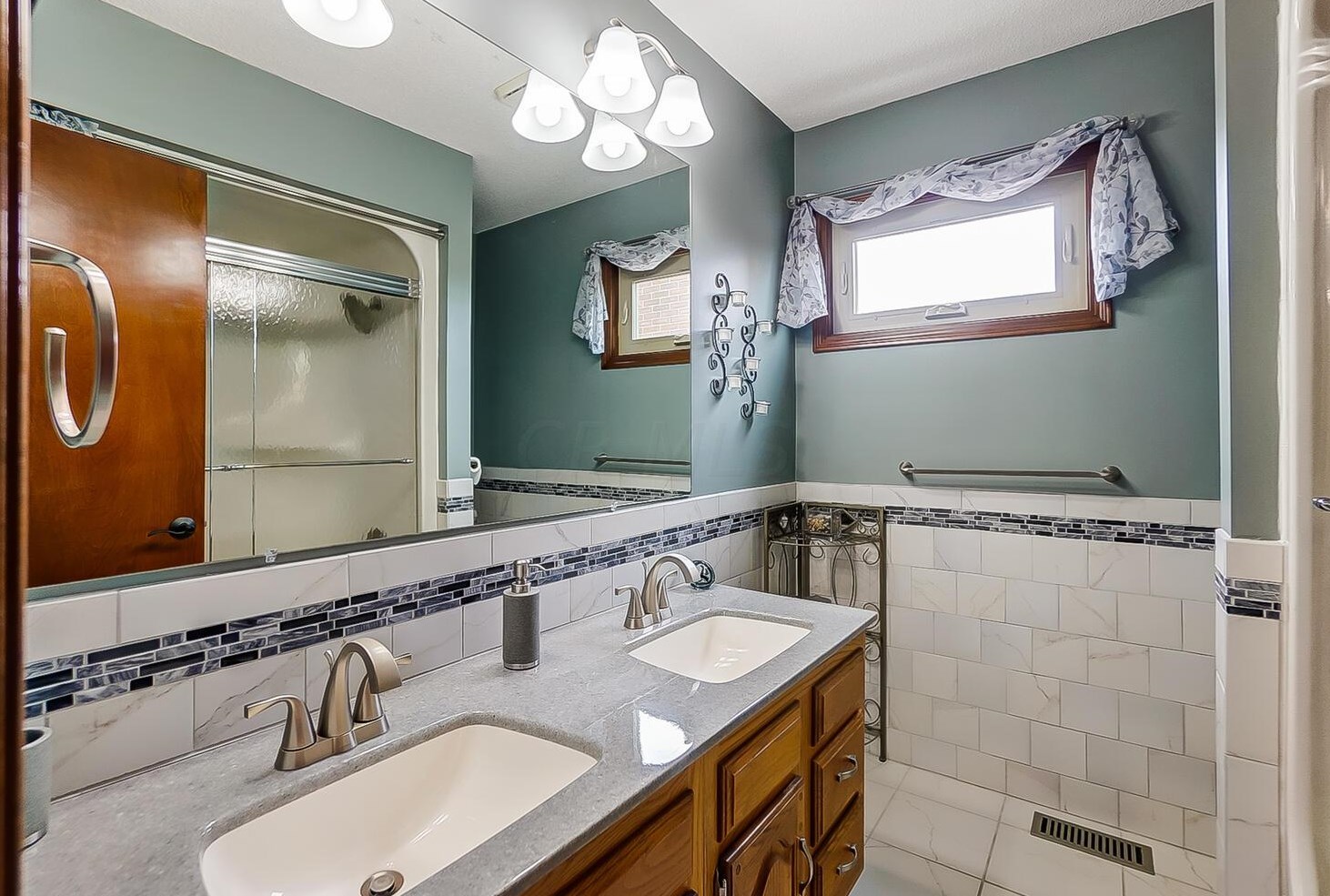 6359 Youngland Dr, Columbus OH 43228-9478 exterior