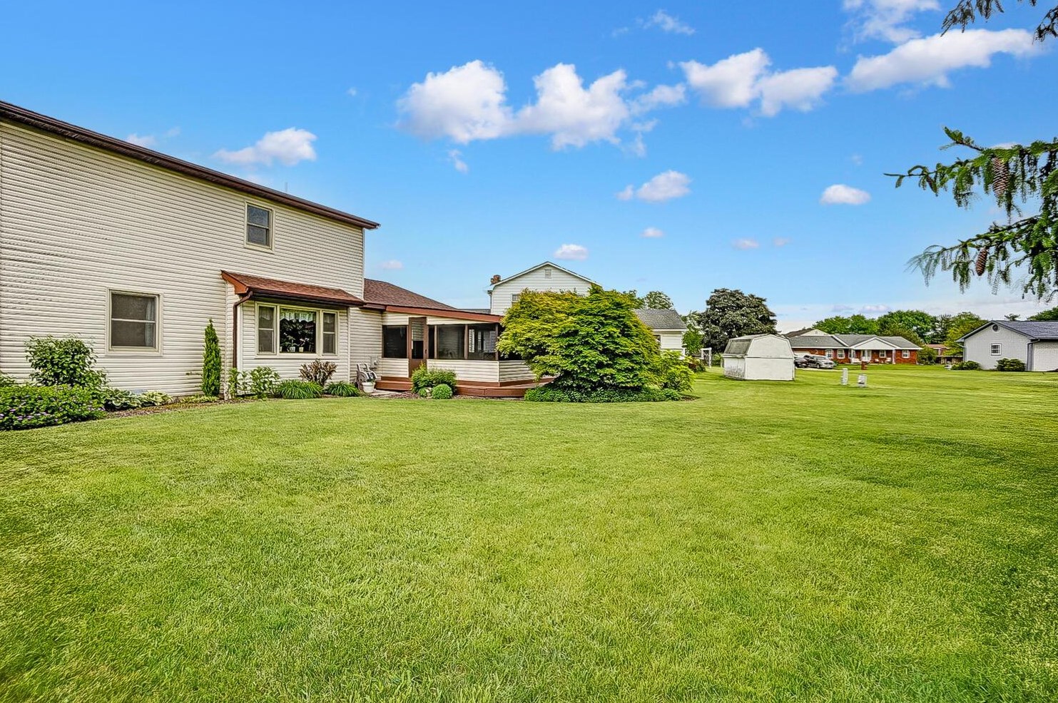 6359 Youngland Dr, Columbus OH 43228-9478 exterior