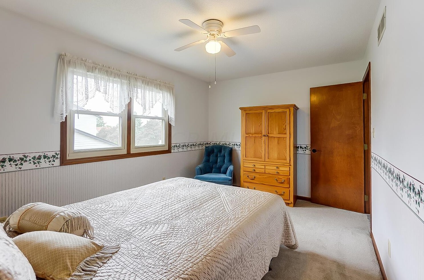 6359 Youngland Dr, Columbus OH 43228-9478 exterior