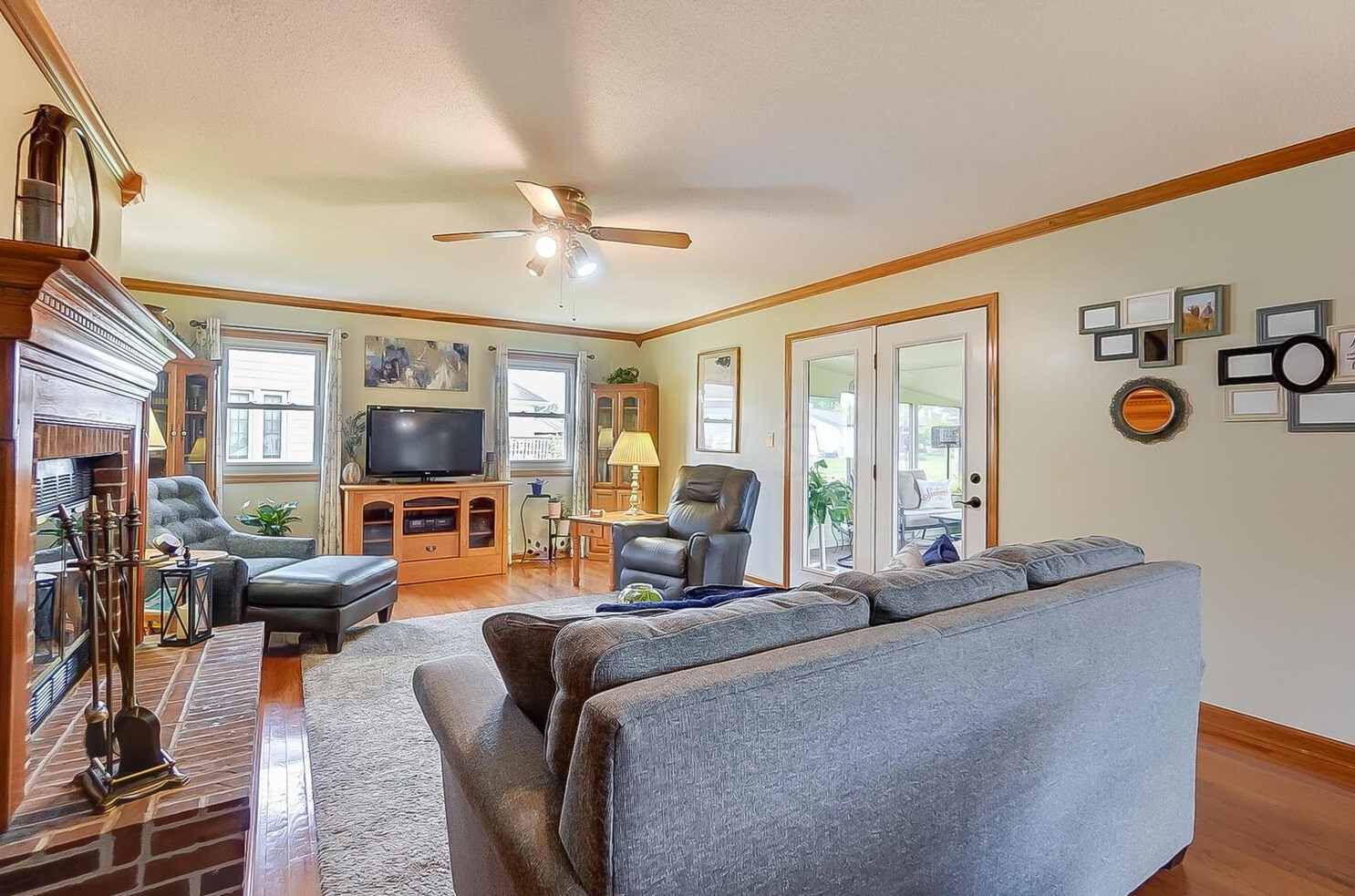 6359 Youngland Dr, Columbus OH 43228-9478 exterior