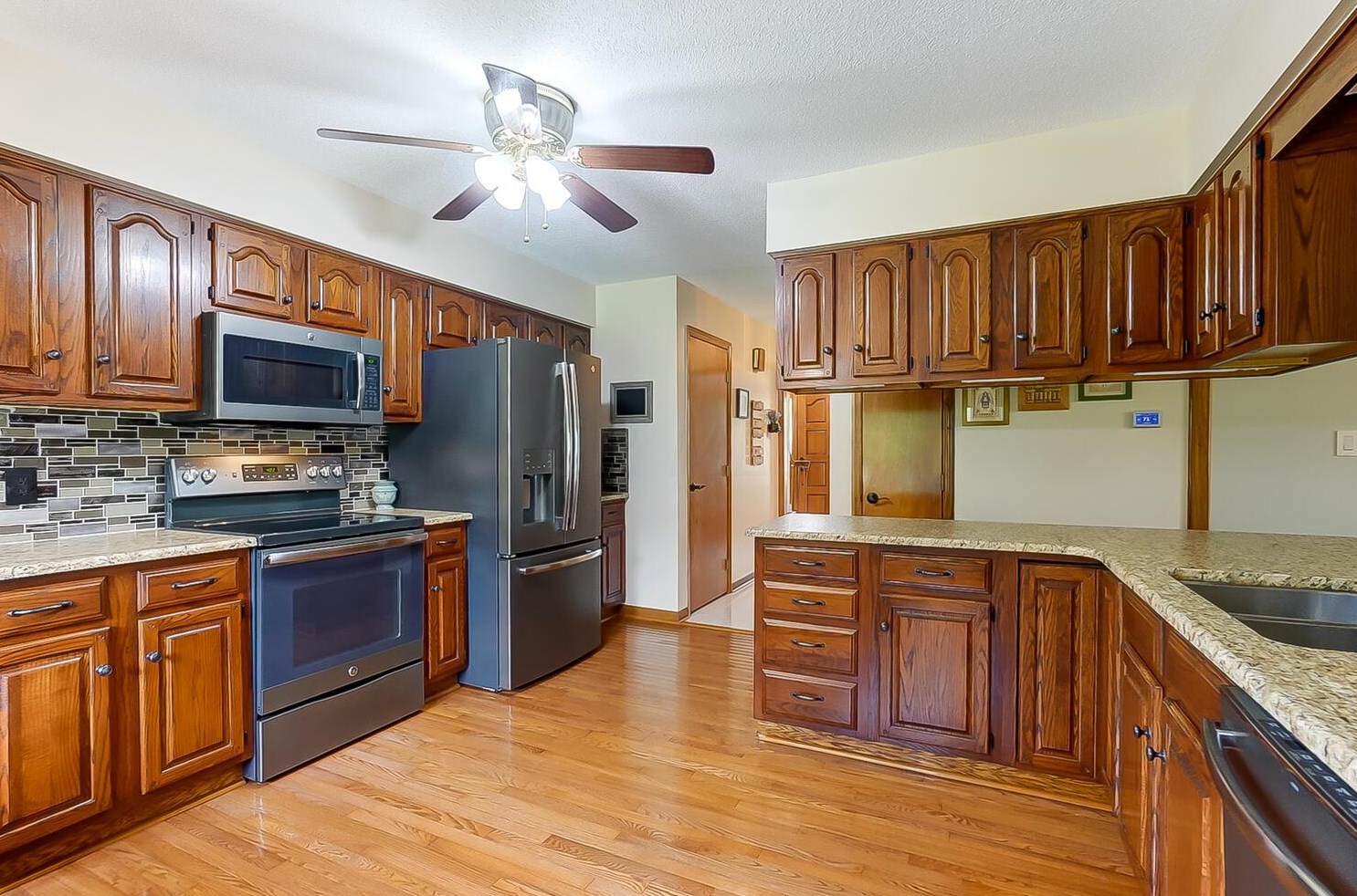 6359 Youngland Dr, Columbus OH 43228-9478 exterior