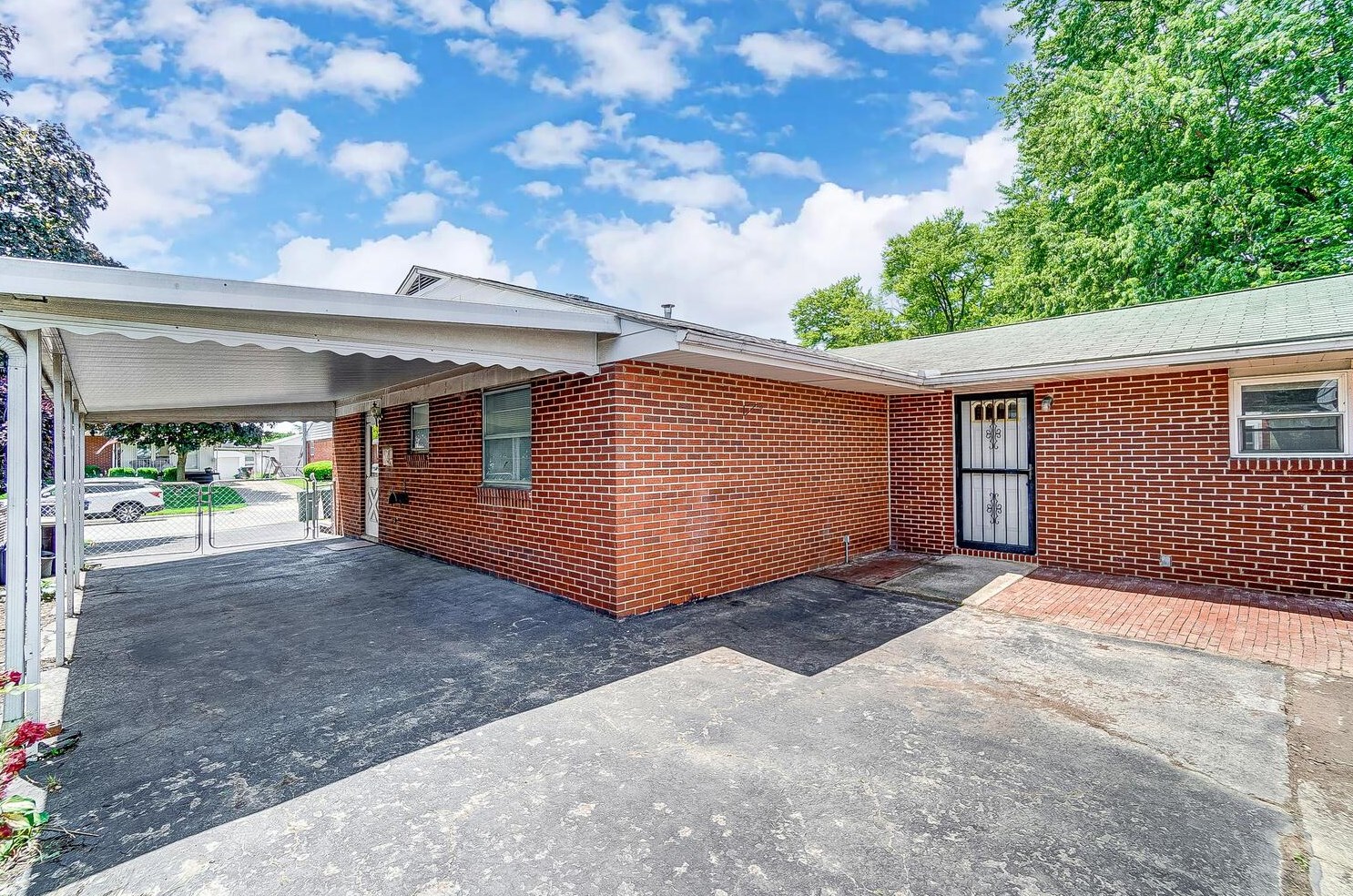 178 Cullman Rd, Columbus OH 43207-3063 exterior