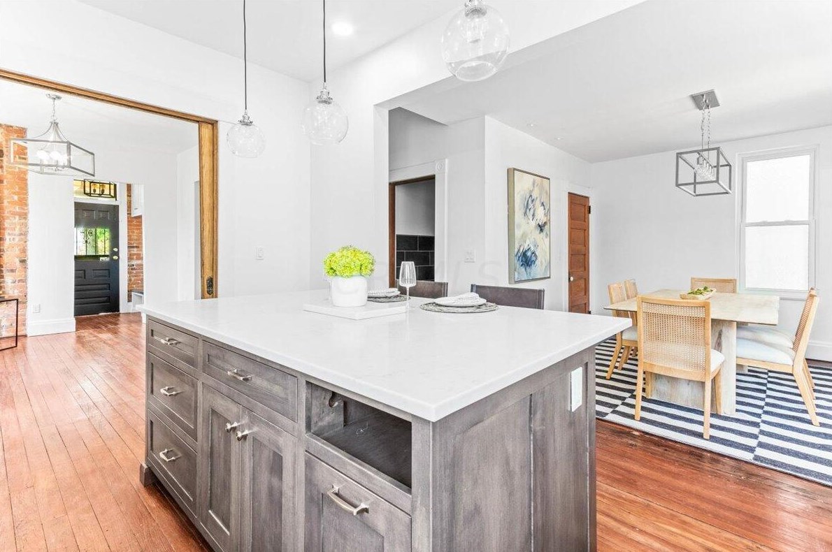 216 Monroe Ave, Columbus OH 43203-1444 exterior