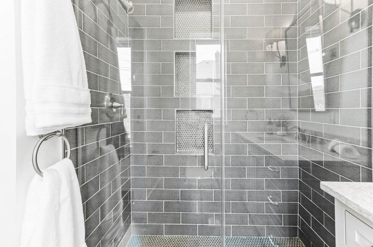 216 Monroe Ave, Columbus OH 43203-1444 exterior