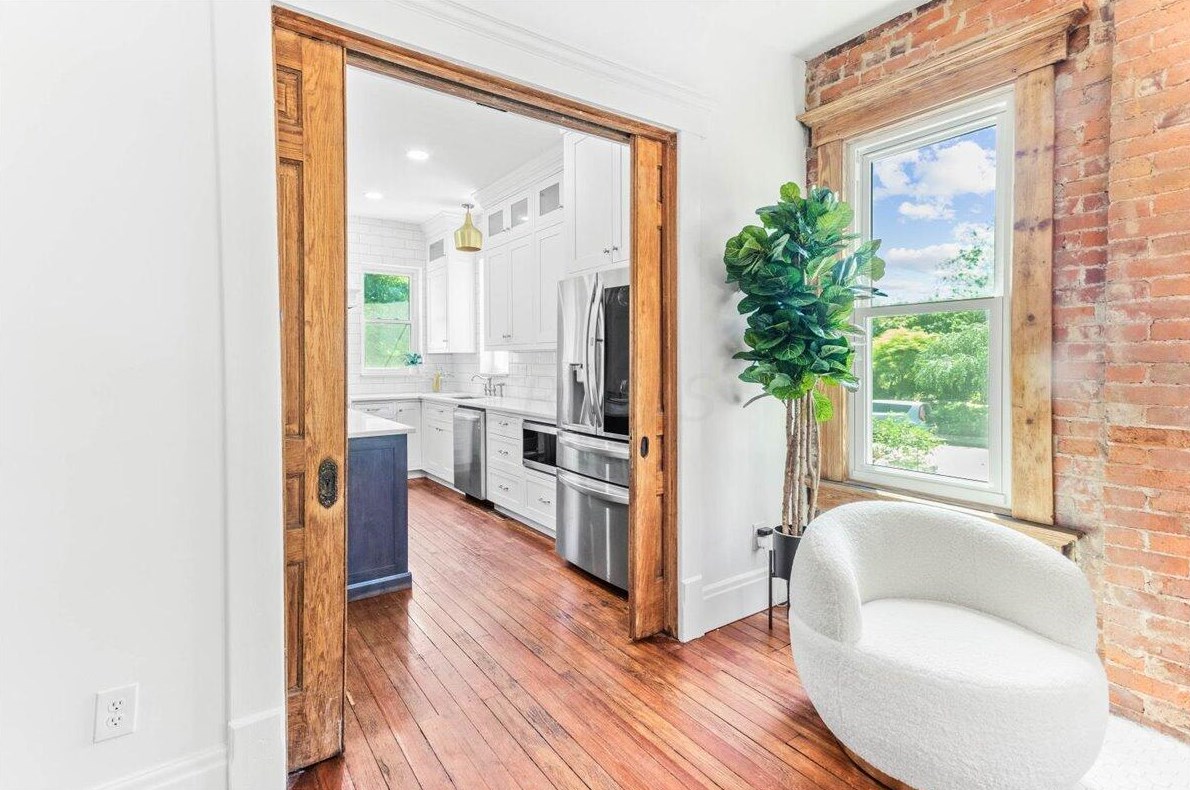 216 Monroe Ave, Columbus OH 43203-1444 exterior