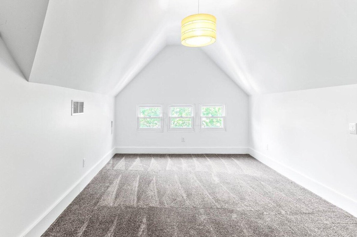 216 Monroe Ave, Columbus OH 43203-1444 exterior