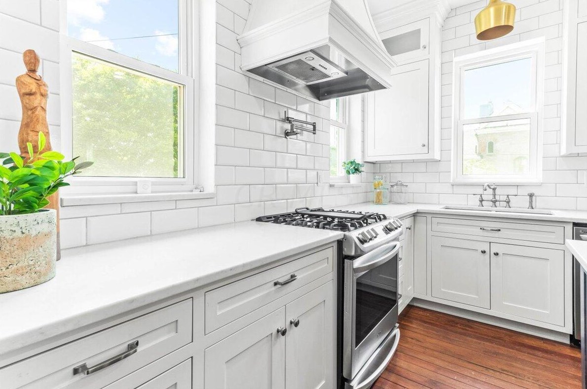 216 Monroe Ave, Columbus OH 43203-1444 exterior