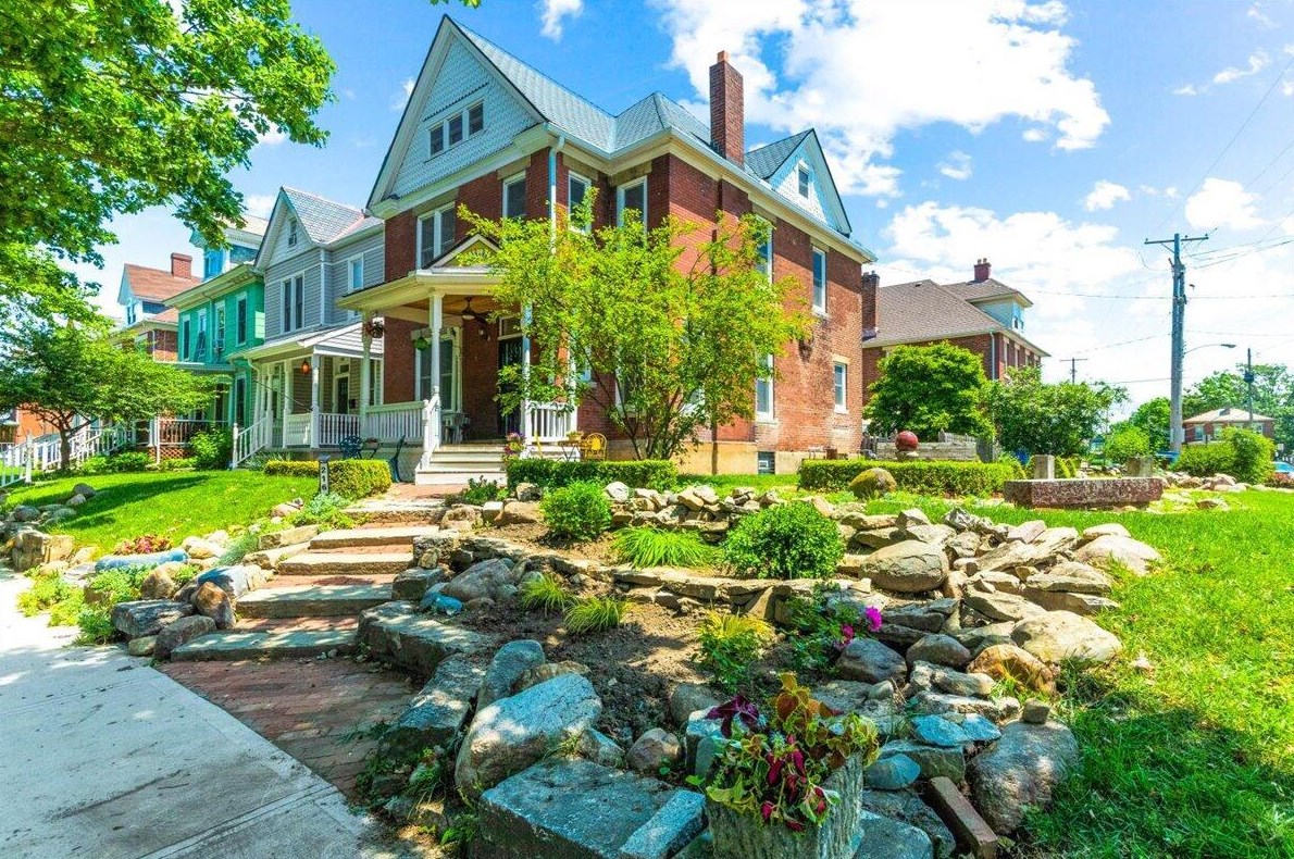 216 Monroe Ave, Columbus OH 43203-1444 exterior