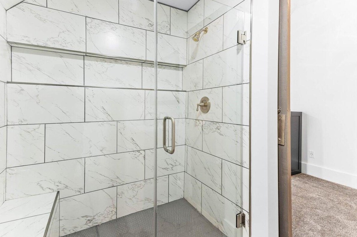 216 Monroe Ave, Columbus OH 43203-1444 exterior