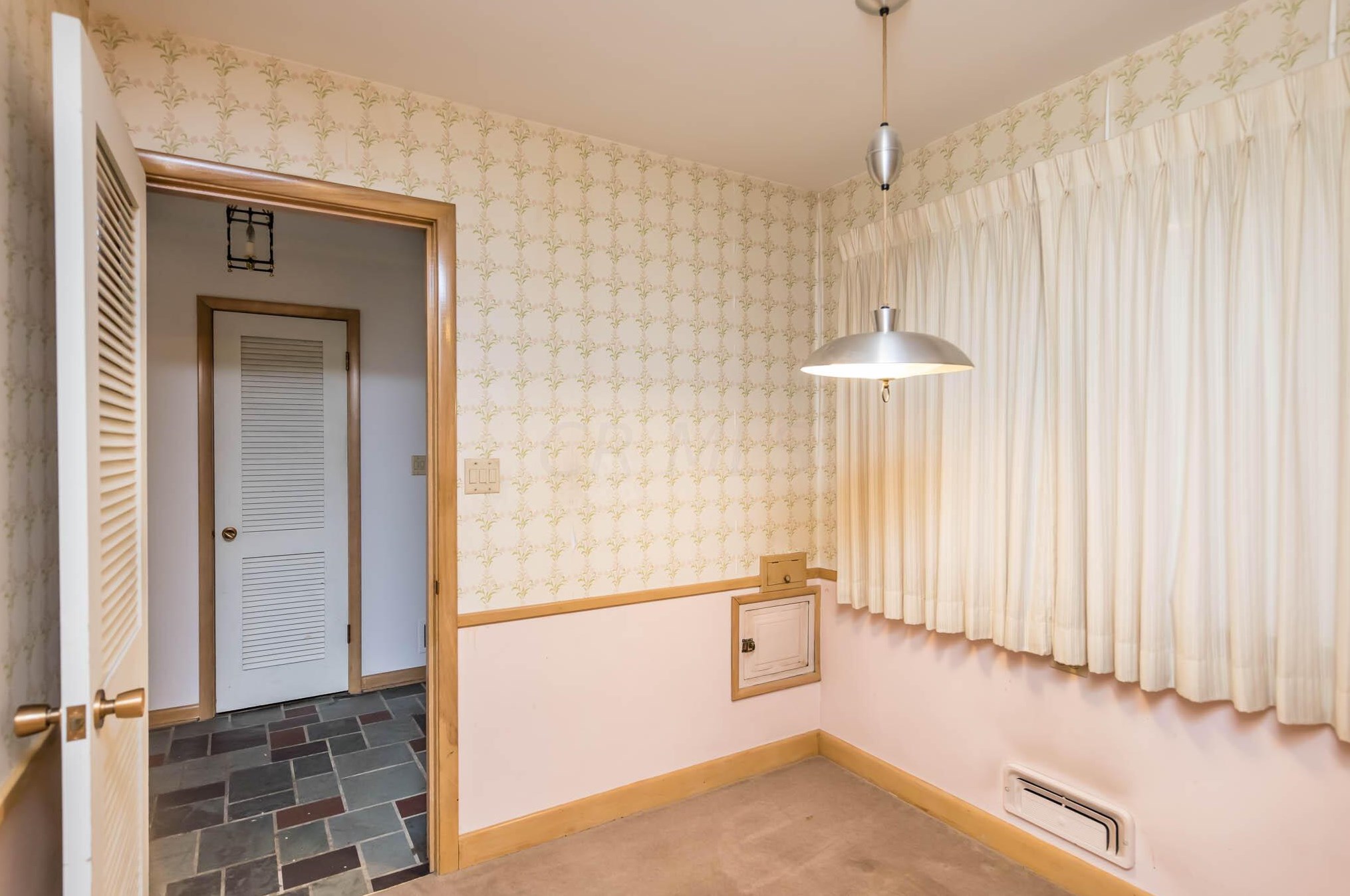 3800 Chevington Rd, Columbus OH 43220-4717 exterior