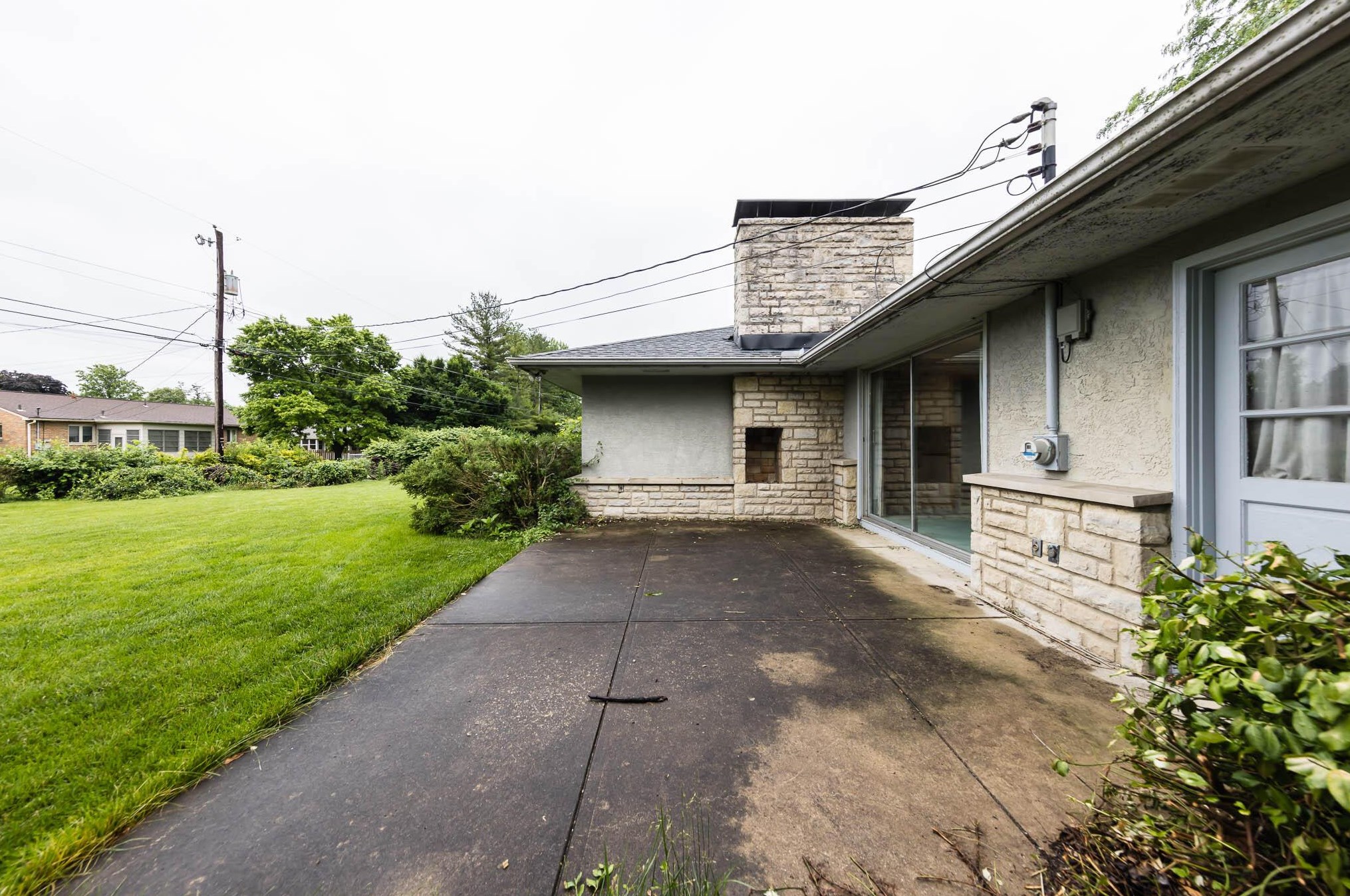 3800 Chevington Rd, Columbus OH 43220-4717 exterior