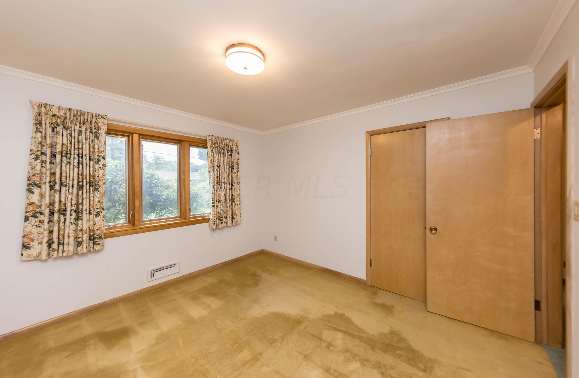 3800 Chevington Rd, Columbus OH 43220-4717 exterior