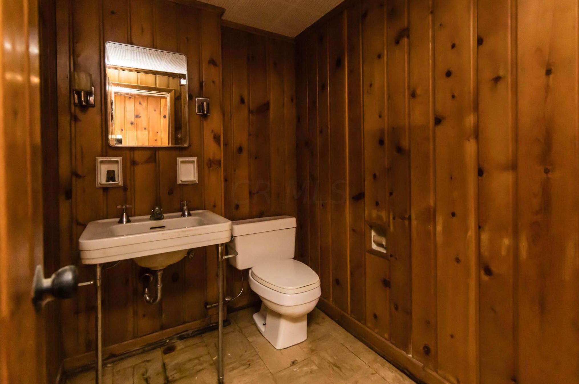 3800 Chevington Rd, Columbus OH 43220-4717 exterior