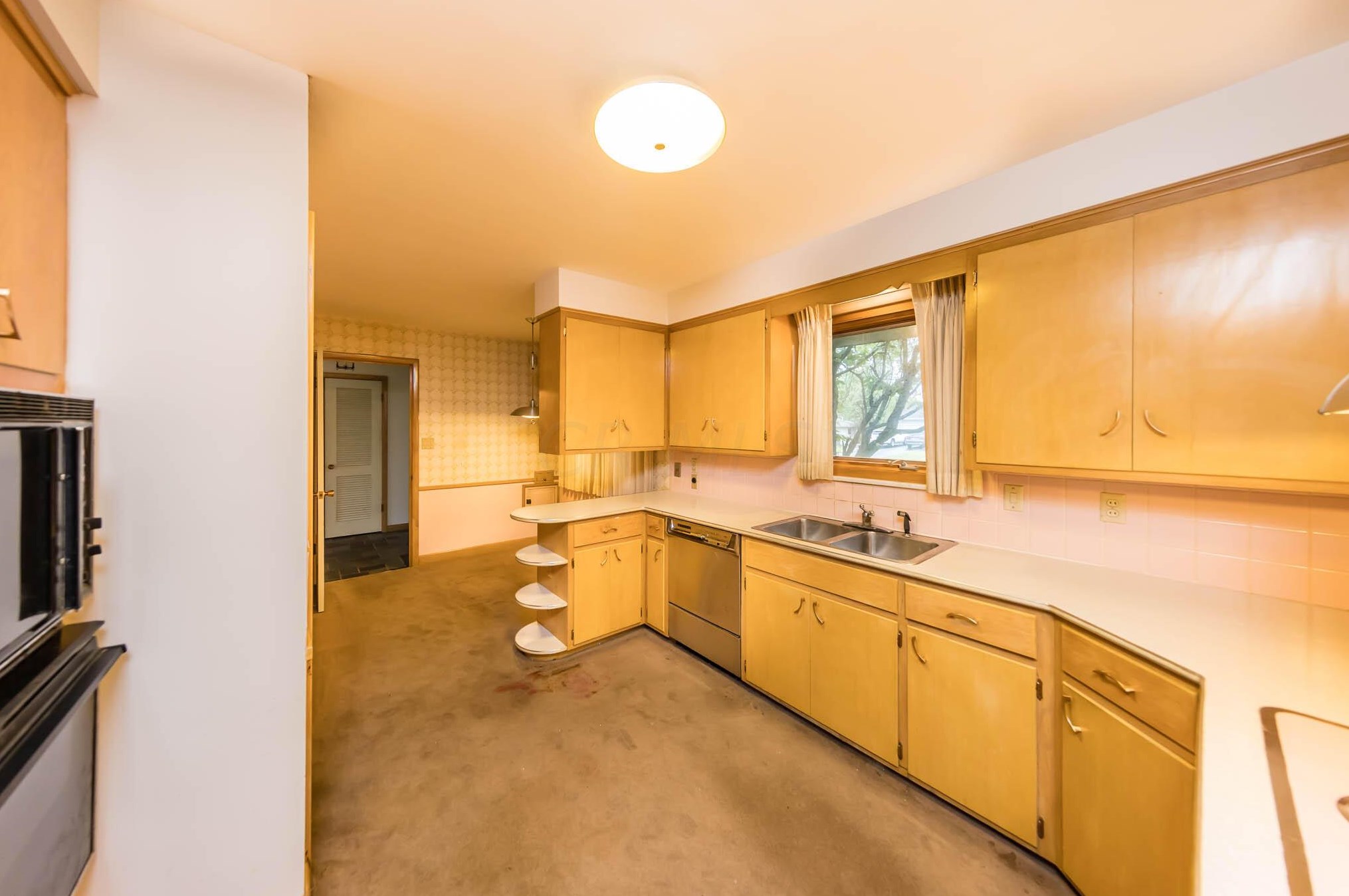 3800 Chevington Rd, Columbus OH 43220-4717 exterior