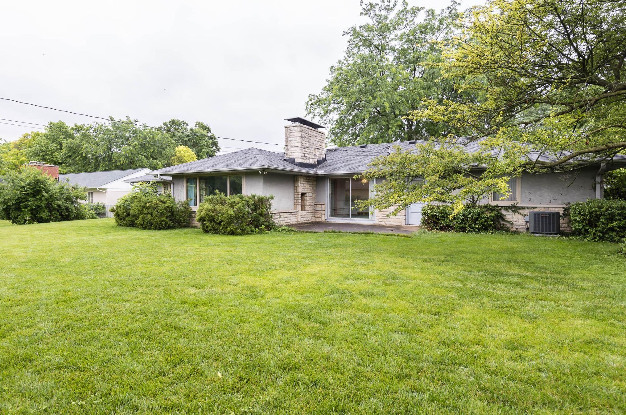 3800 Chevington Rd, Columbus OH 43220-4717 exterior