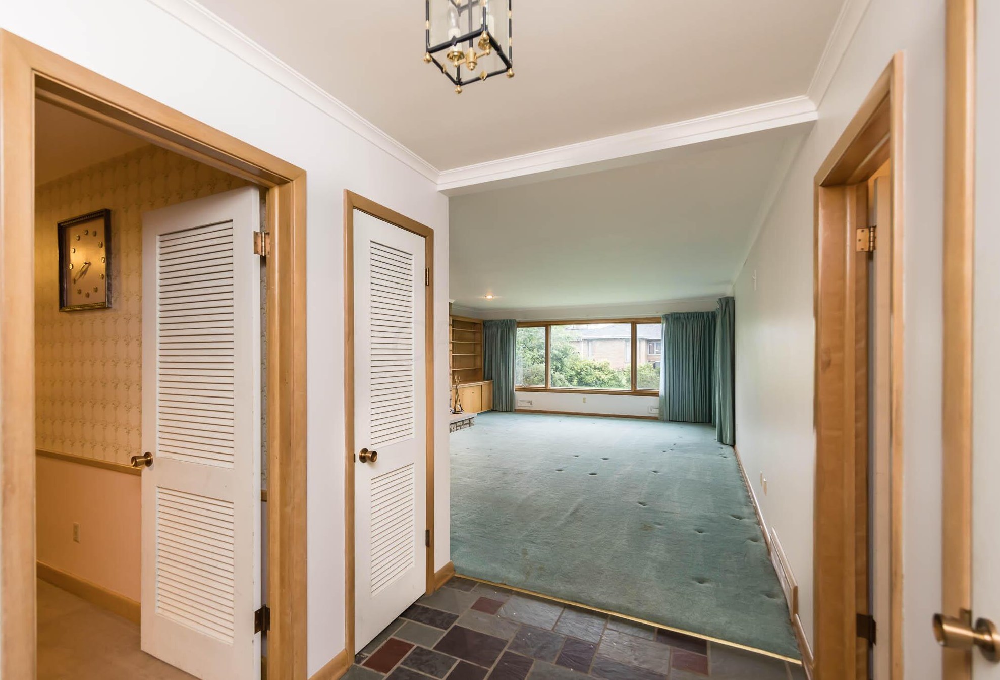 3800 Chevington Rd, Columbus OH 43220-4717 exterior