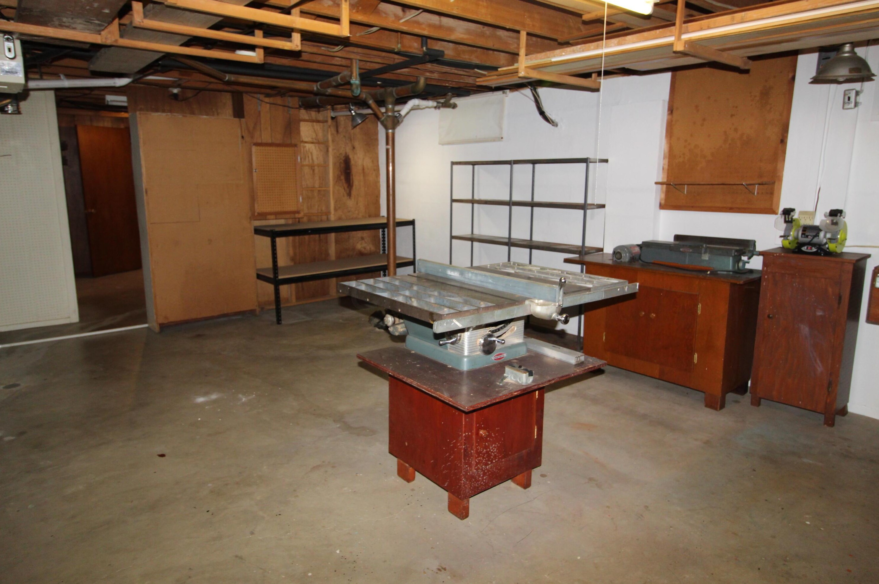 5443 Redwood Rd, Columbus OH 43229-4409 exterior