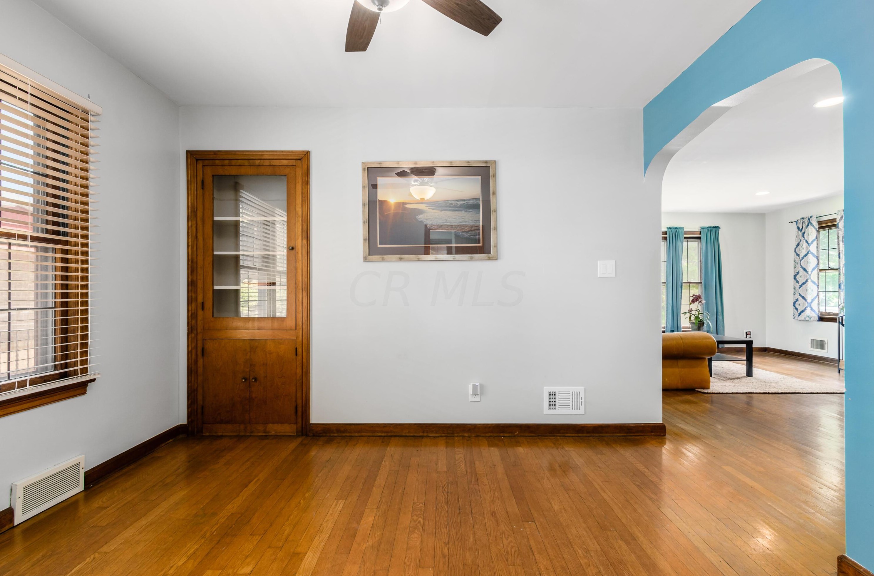 572 Clinton Hts Ave, Columbus OH 43202-1318 exterior