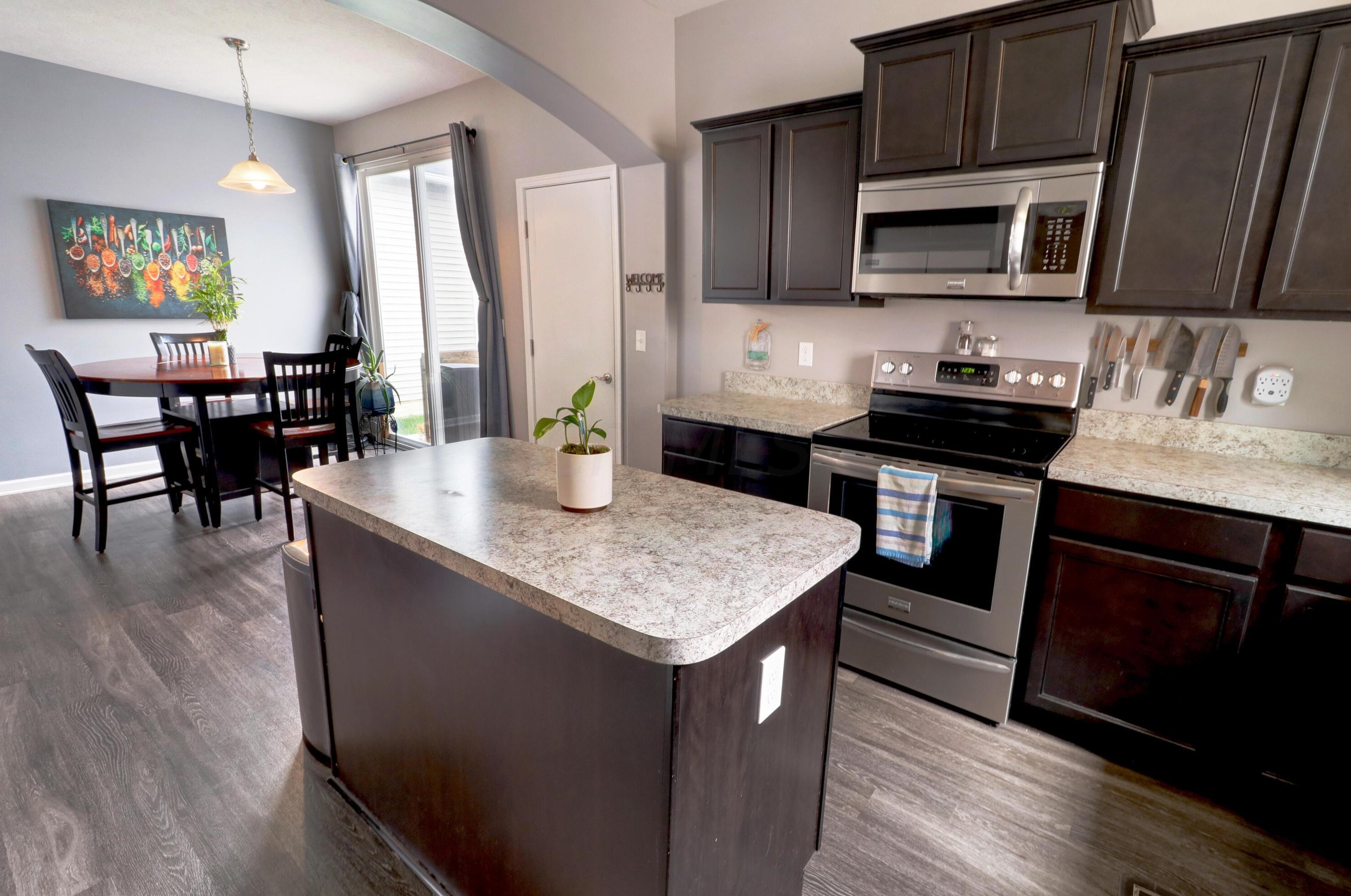 5642 Alliance Way, Columbus OH 43228 exterior